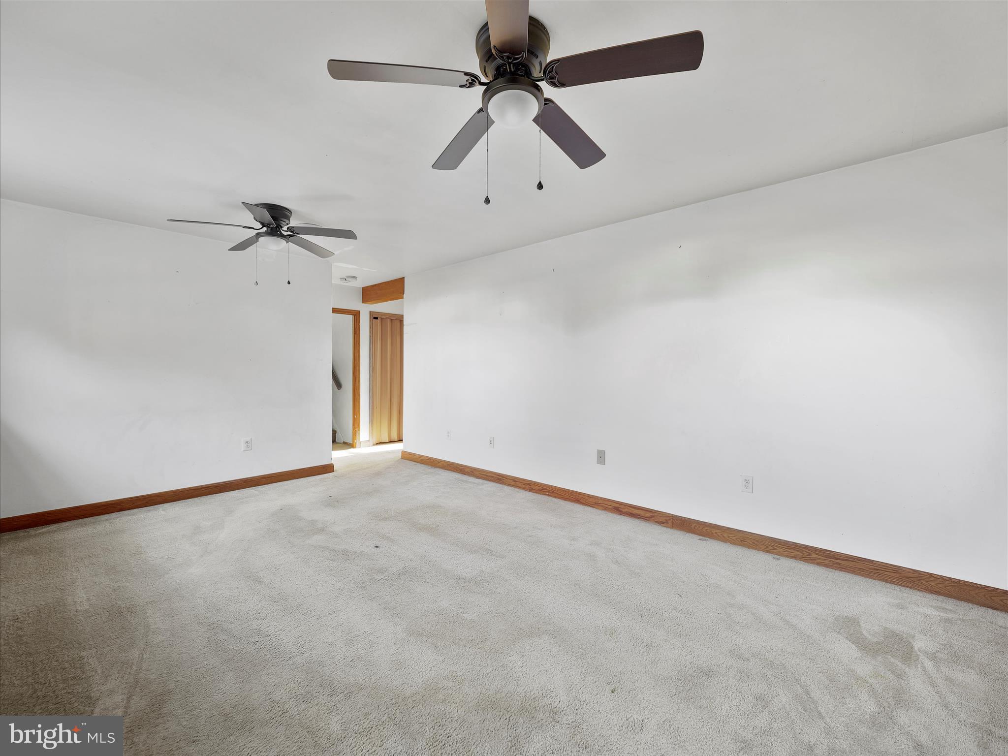 WHISPERING HILLS - Residential