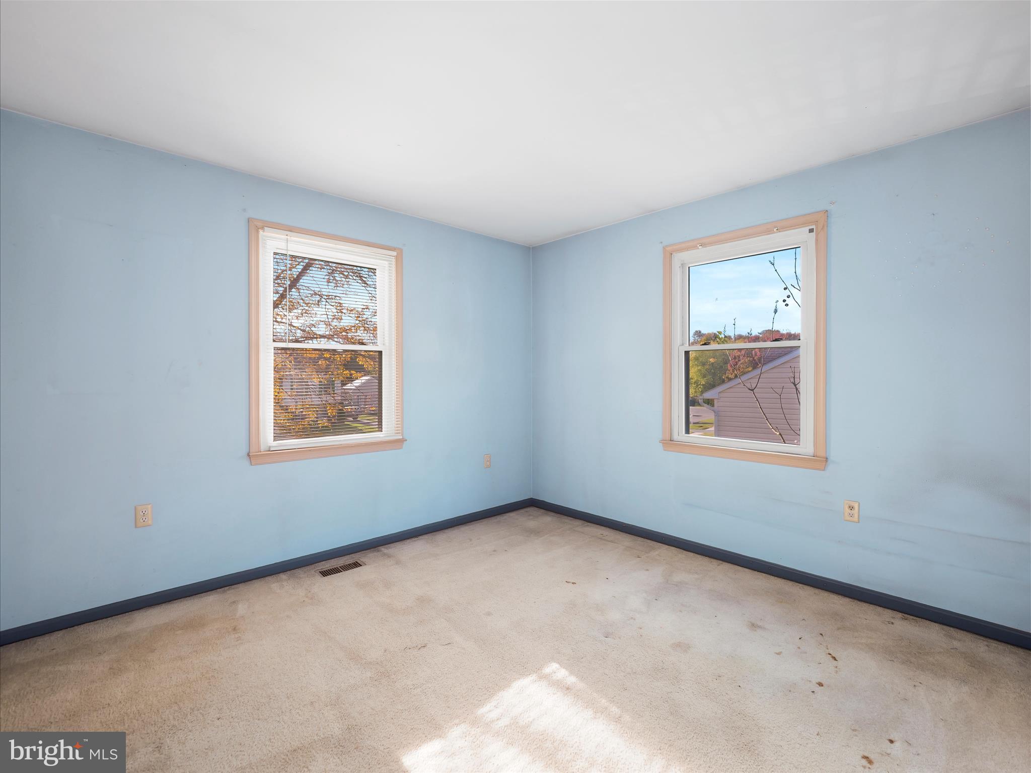 WHISPERING HILLS - Residential