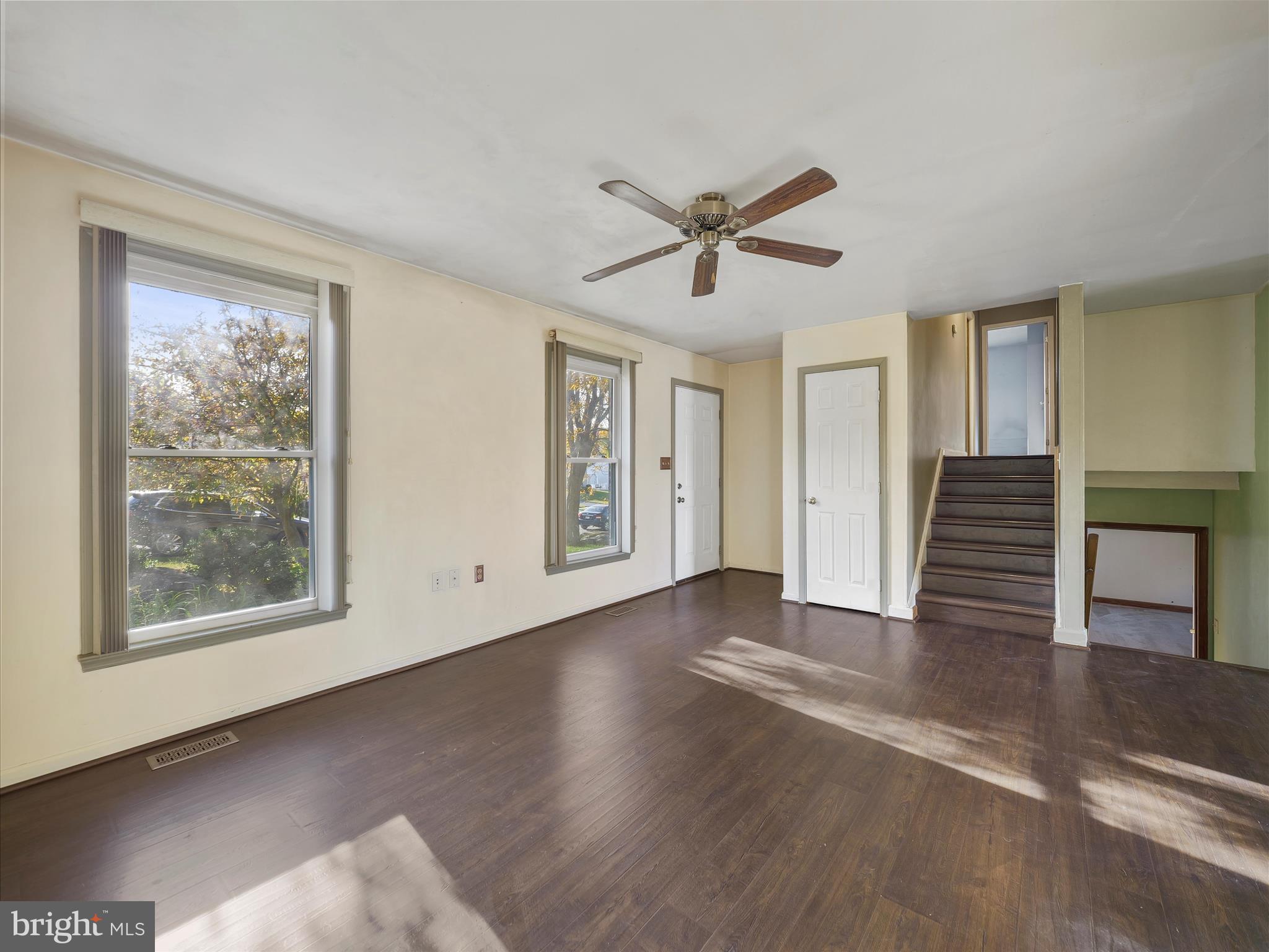 WHISPERING HILLS - Residential