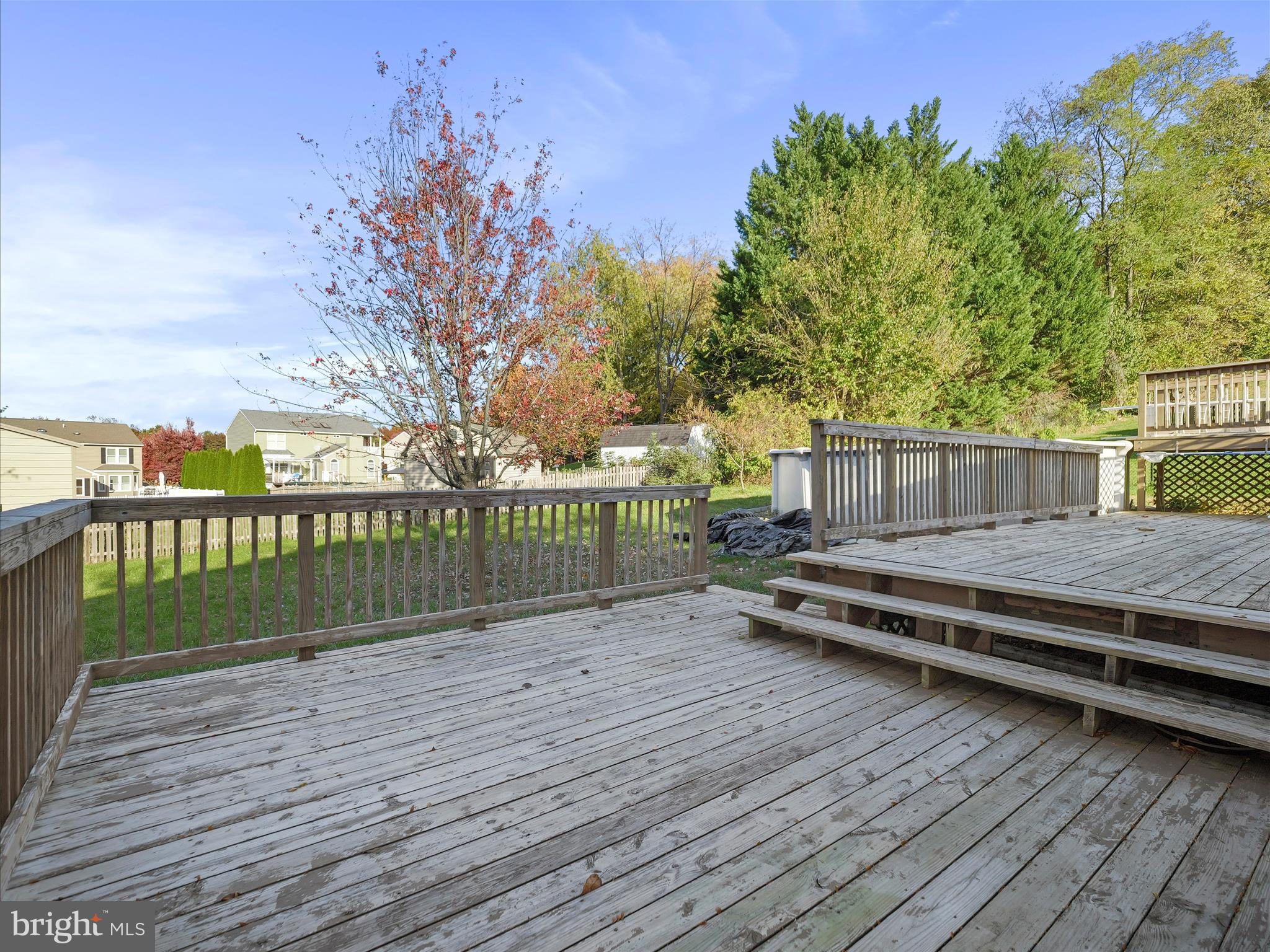 WHISPERING HILLS - Residential