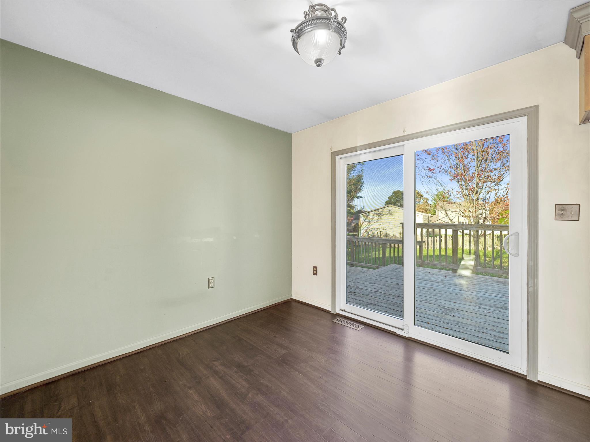 WHISPERING HILLS - Residential