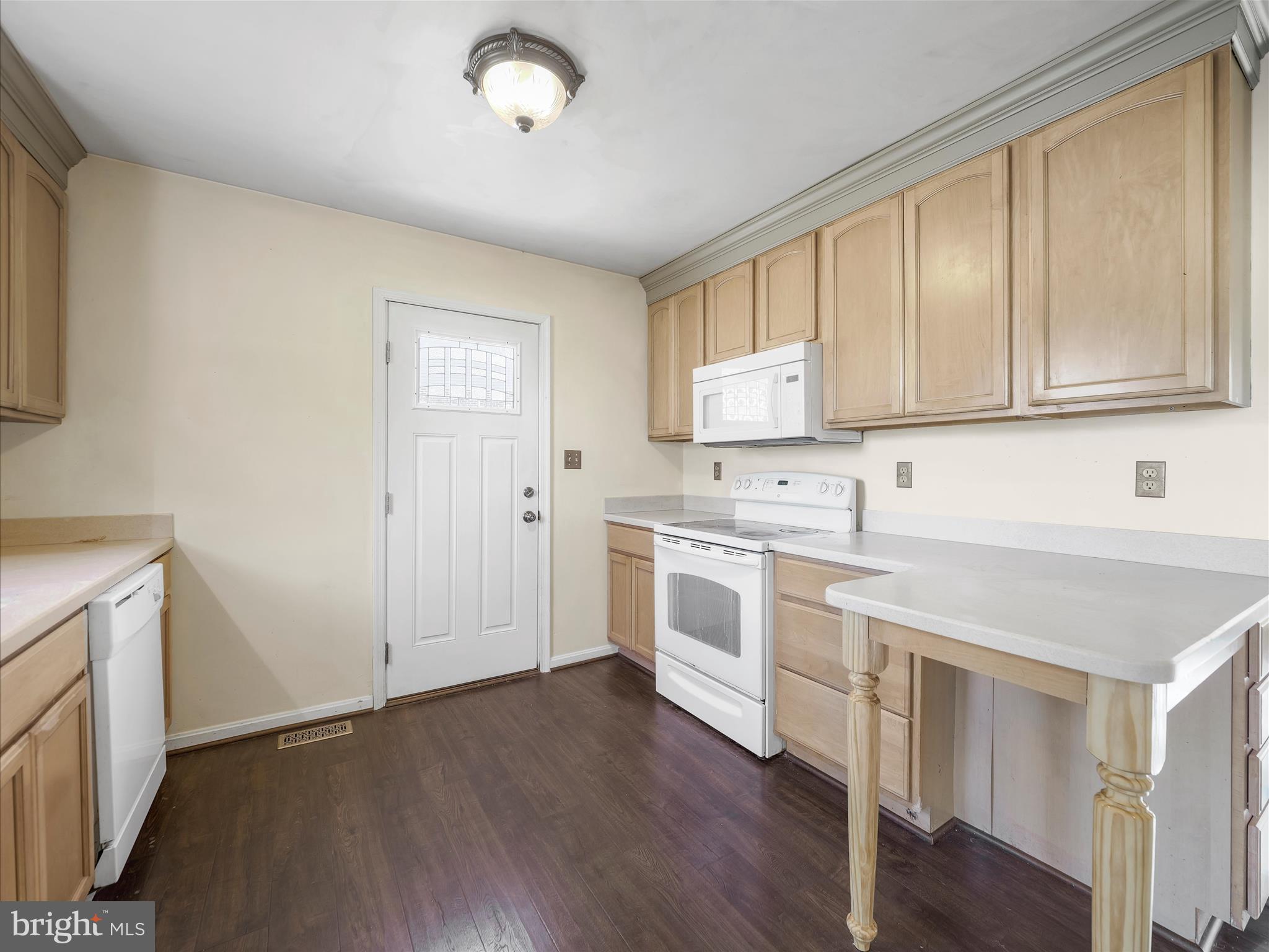 WHISPERING HILLS - Residential