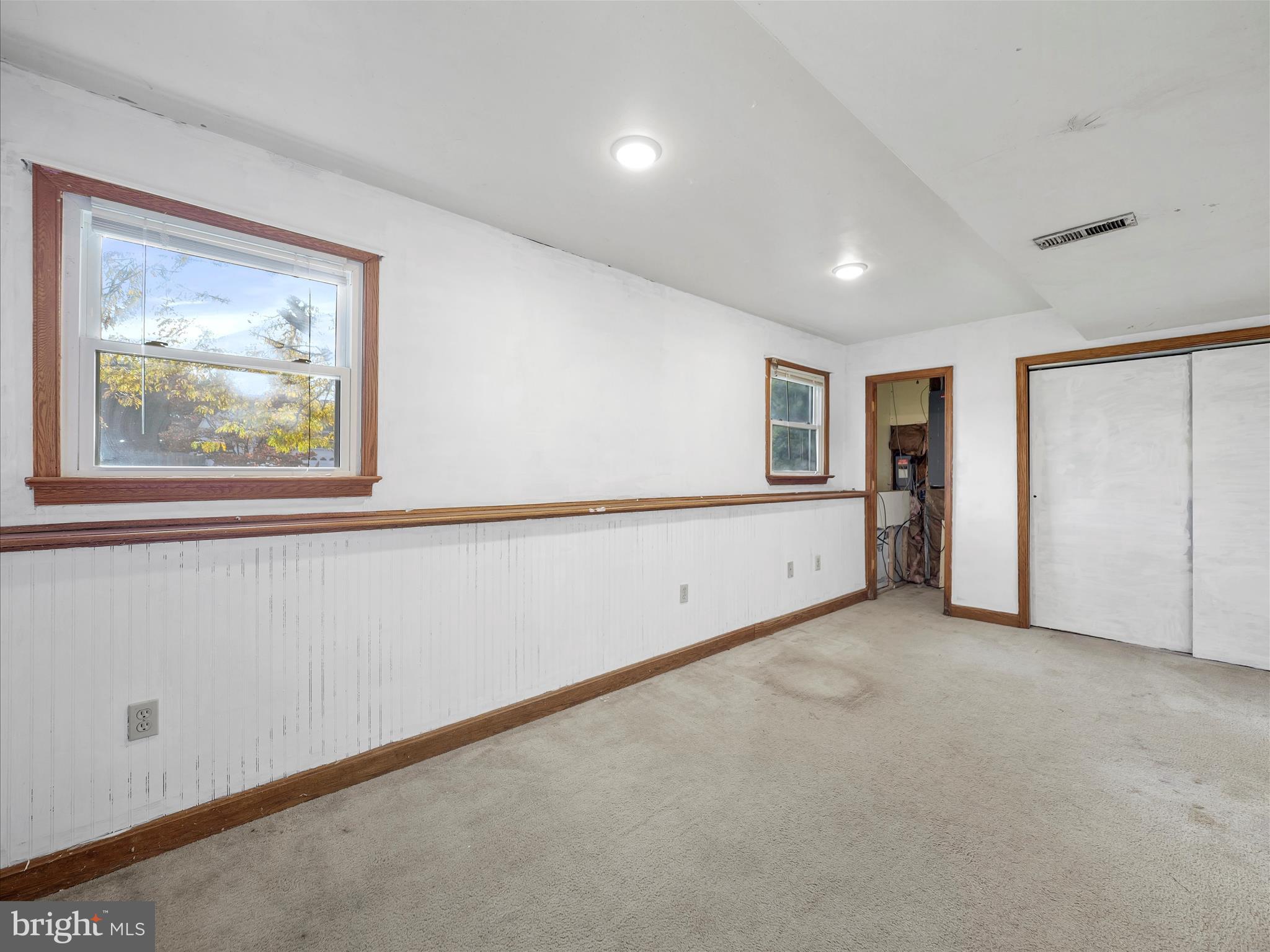 WHISPERING HILLS - Residential