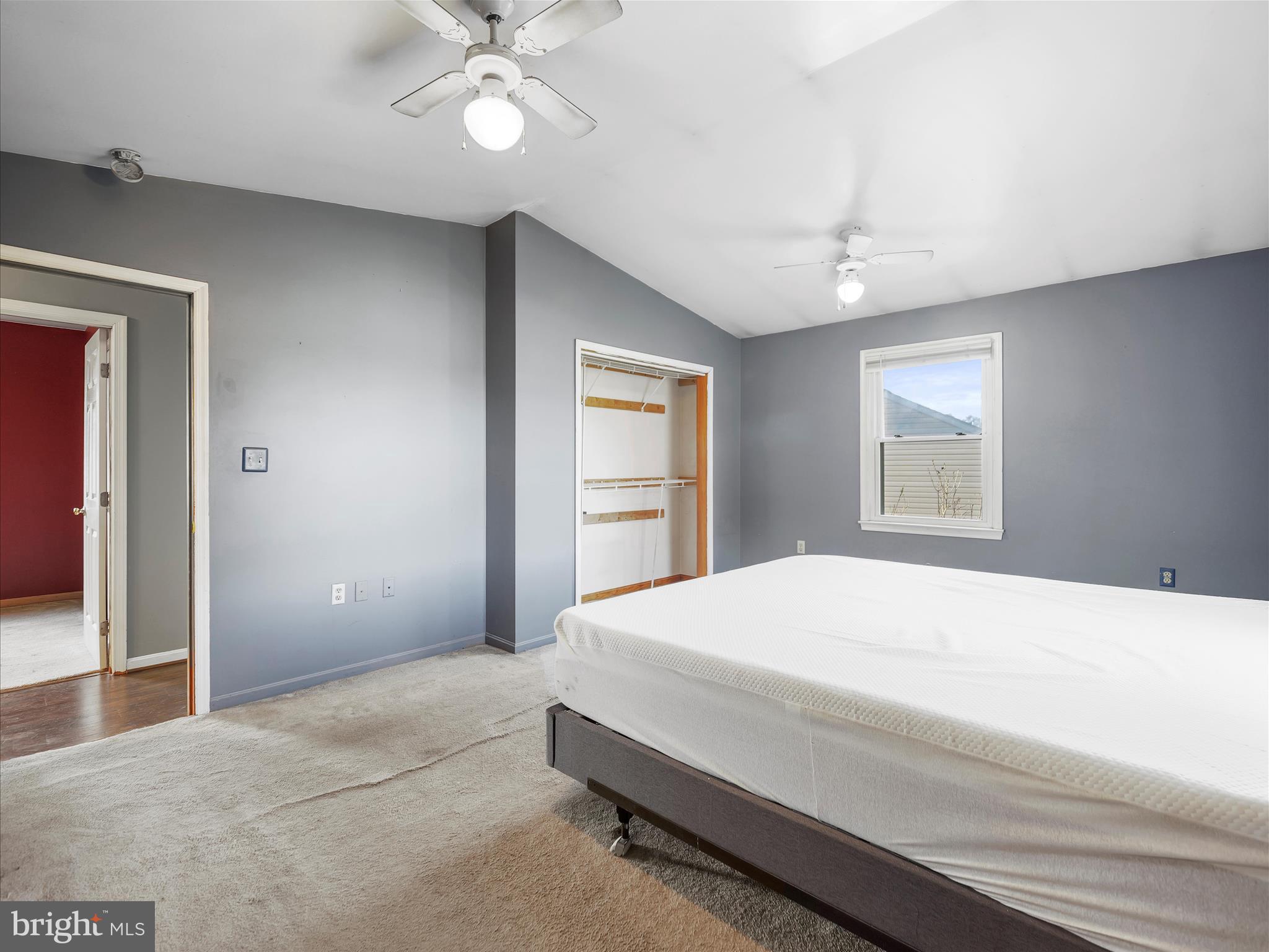 WHISPERING HILLS - Residential