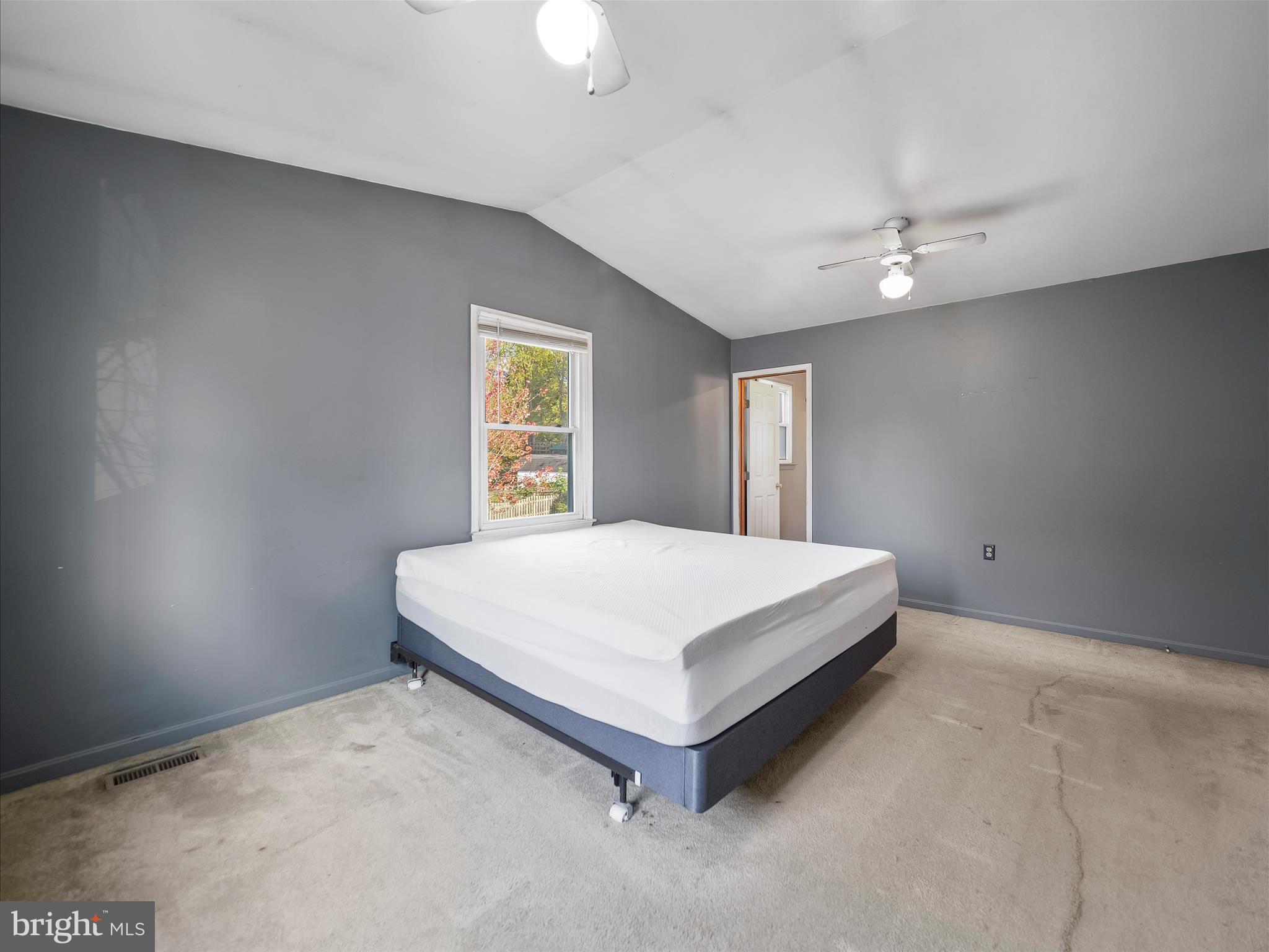 WHISPERING HILLS - Residential