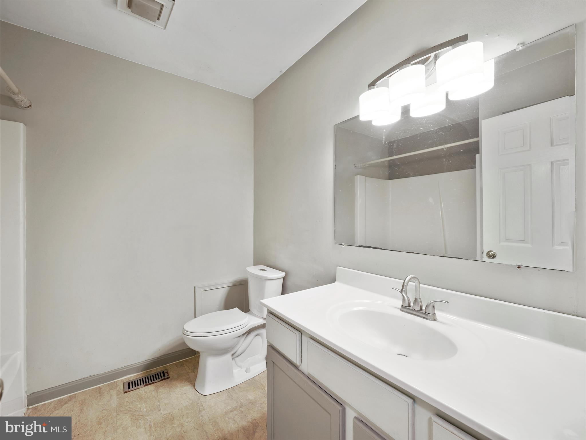 WHISPERING HILLS - Residential