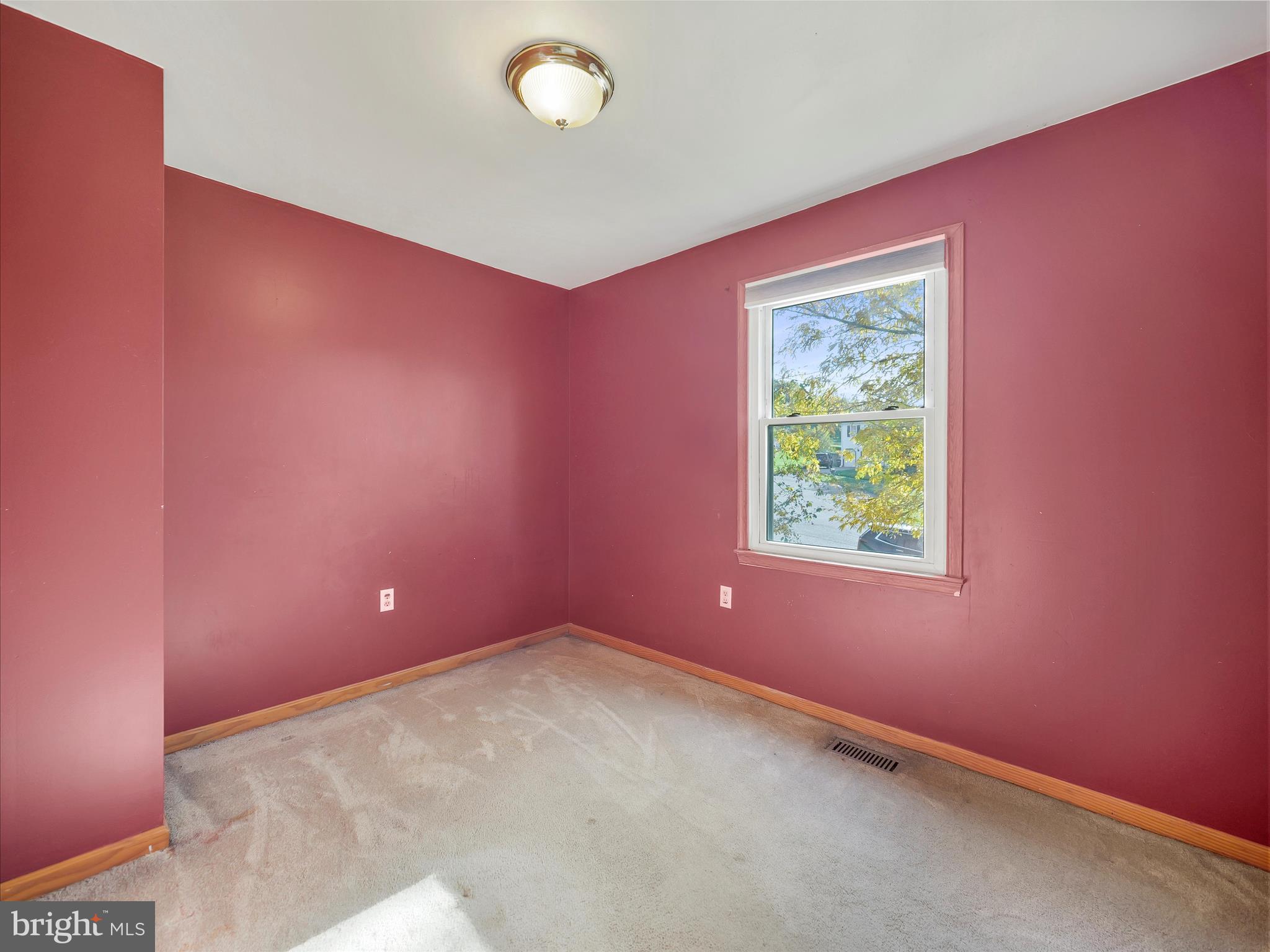 WHISPERING HILLS - Residential