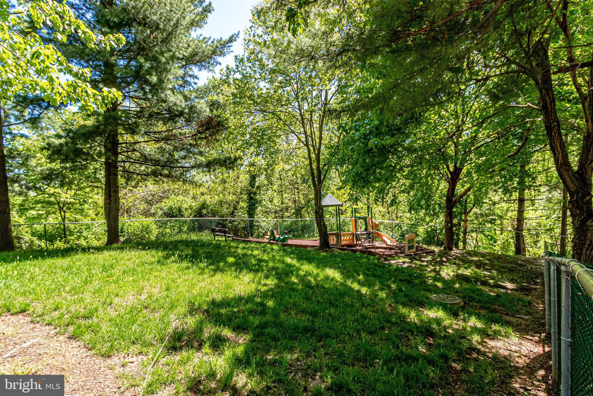 LAKESIDE PLAZA - Residential Lease