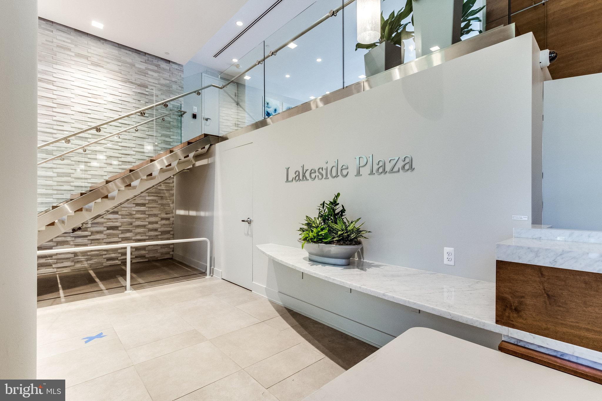 LAKESIDE PLAZA - Residential Lease