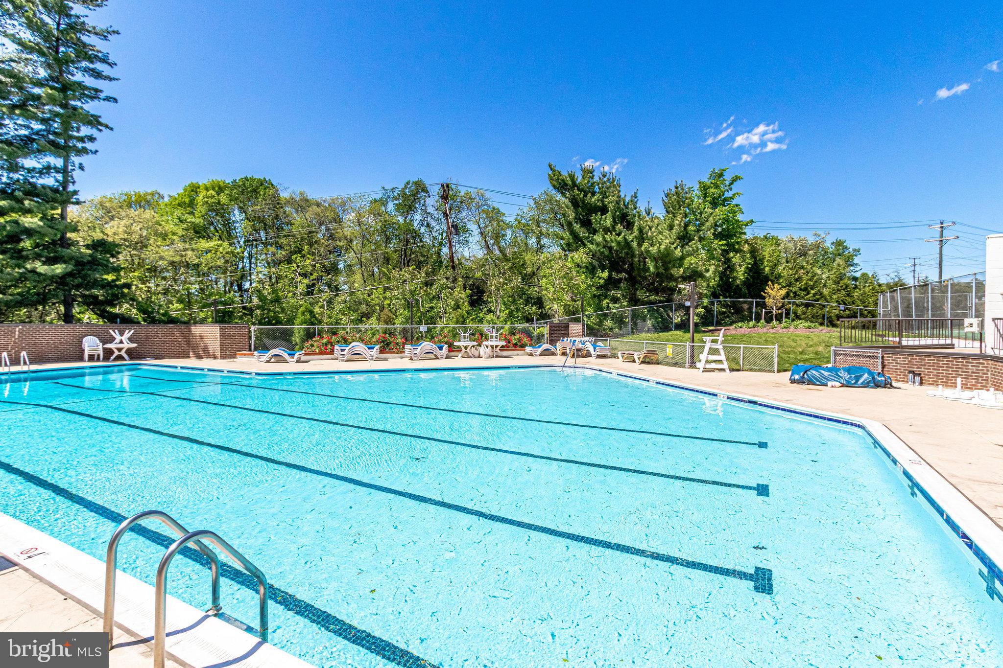 LAKESIDE PLAZA - Residential Lease