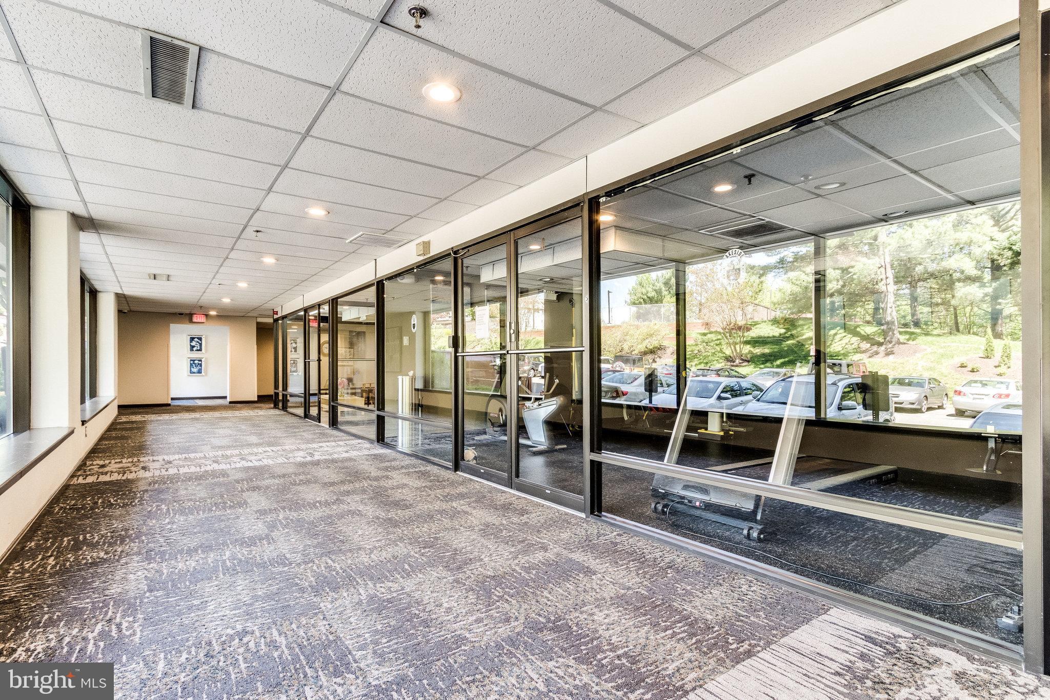 LAKESIDE PLAZA - Residential Lease