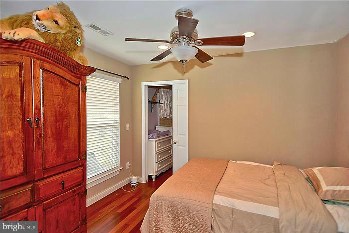 DOUBLE CIRCLE 1 NORTH - Residential Lease