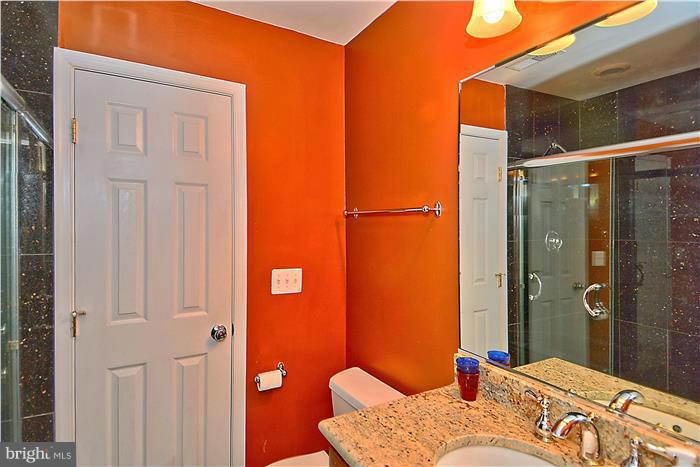 DOUBLE CIRCLE 1 NORTH - Residential Lease