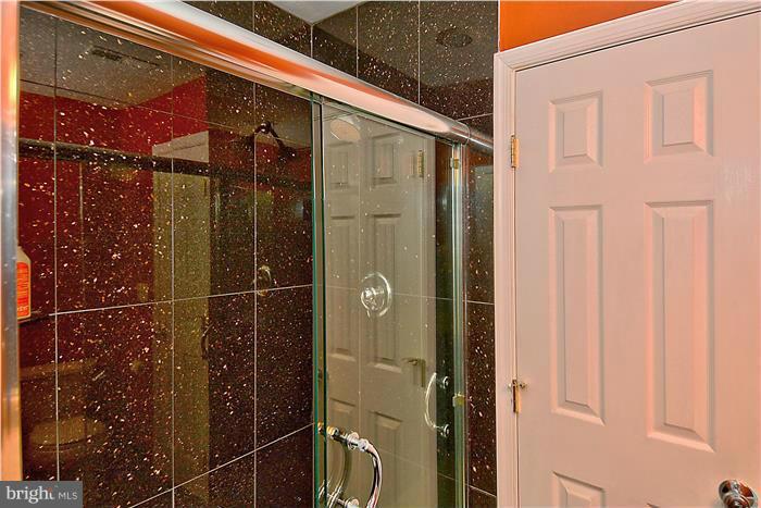 DOUBLE CIRCLE 1 NORTH - Residential Lease