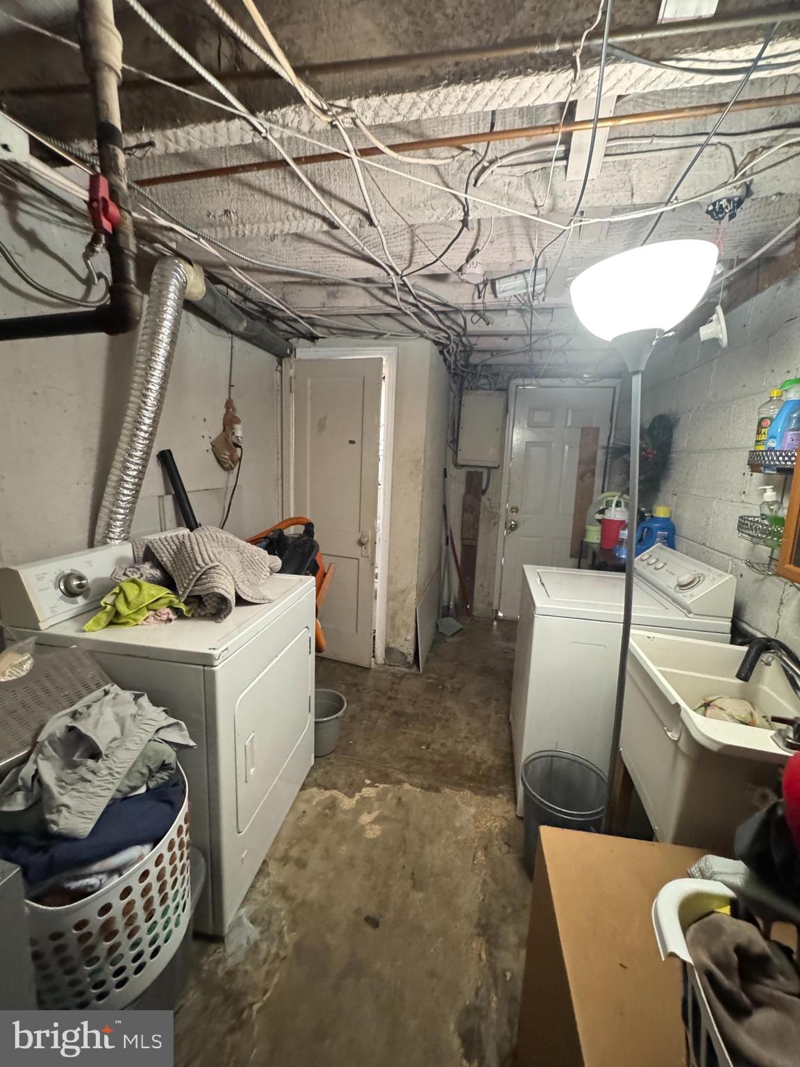 OXFORD CIRCLE - Residential