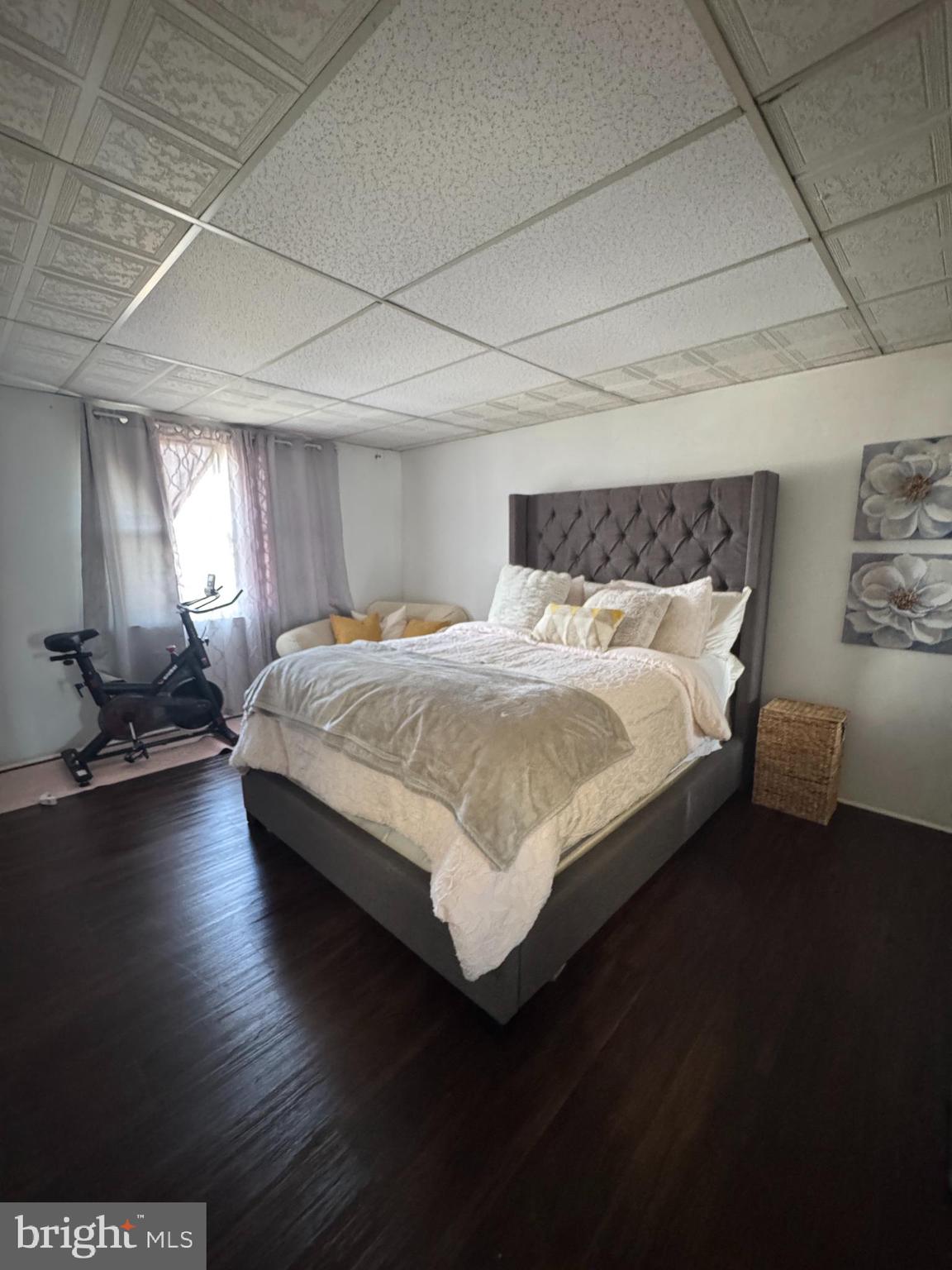 OXFORD CIRCLE - Residential