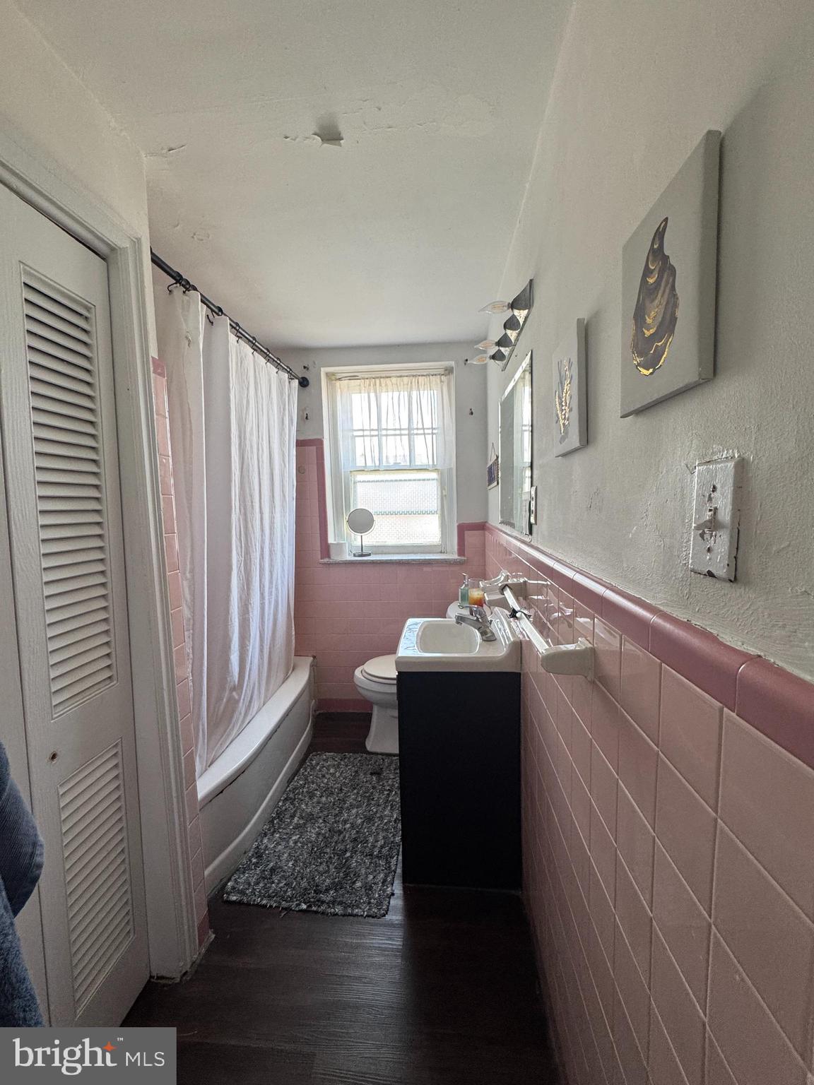 OXFORD CIRCLE - Residential