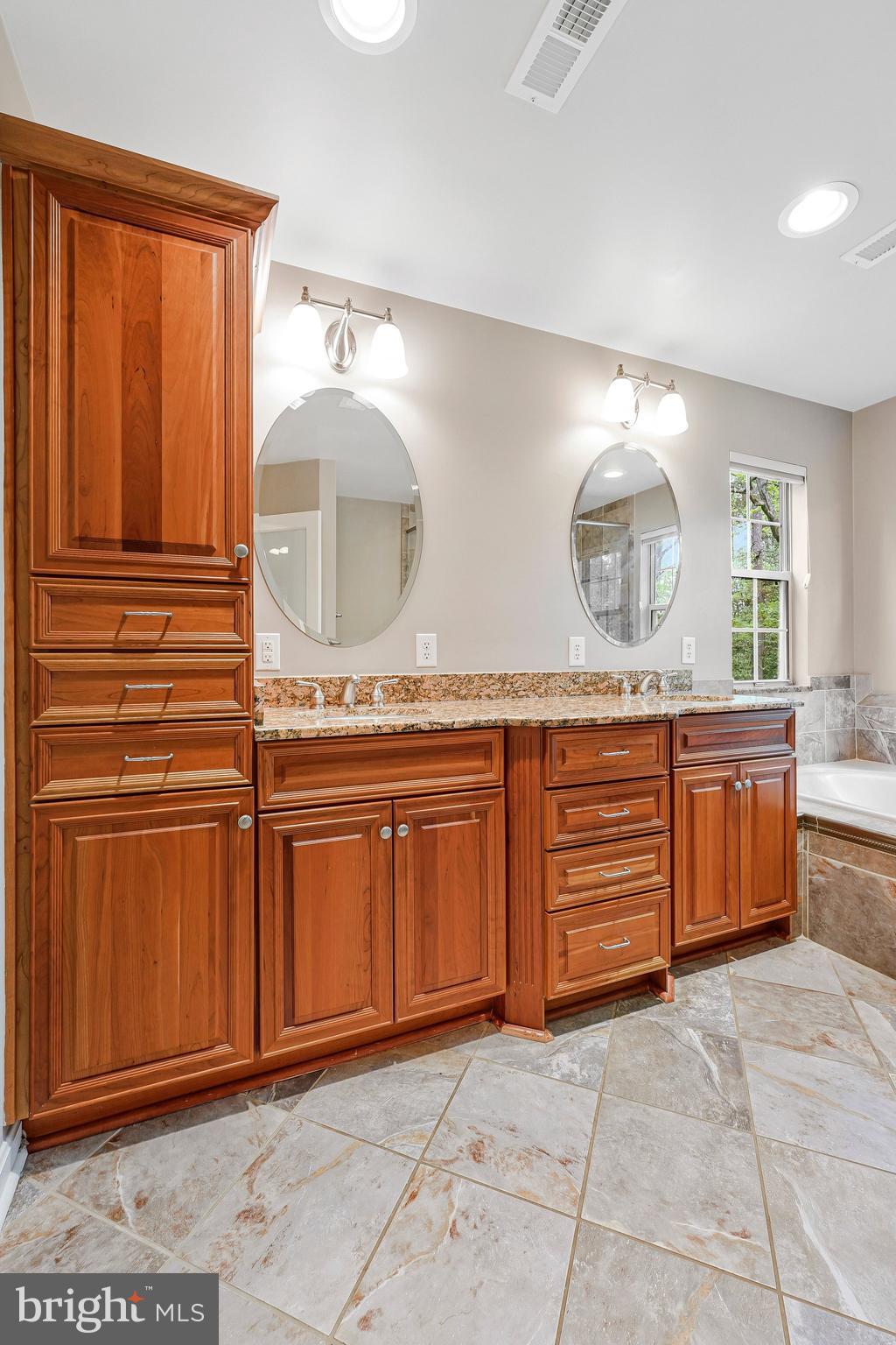 KINGSBROOKE - Residential