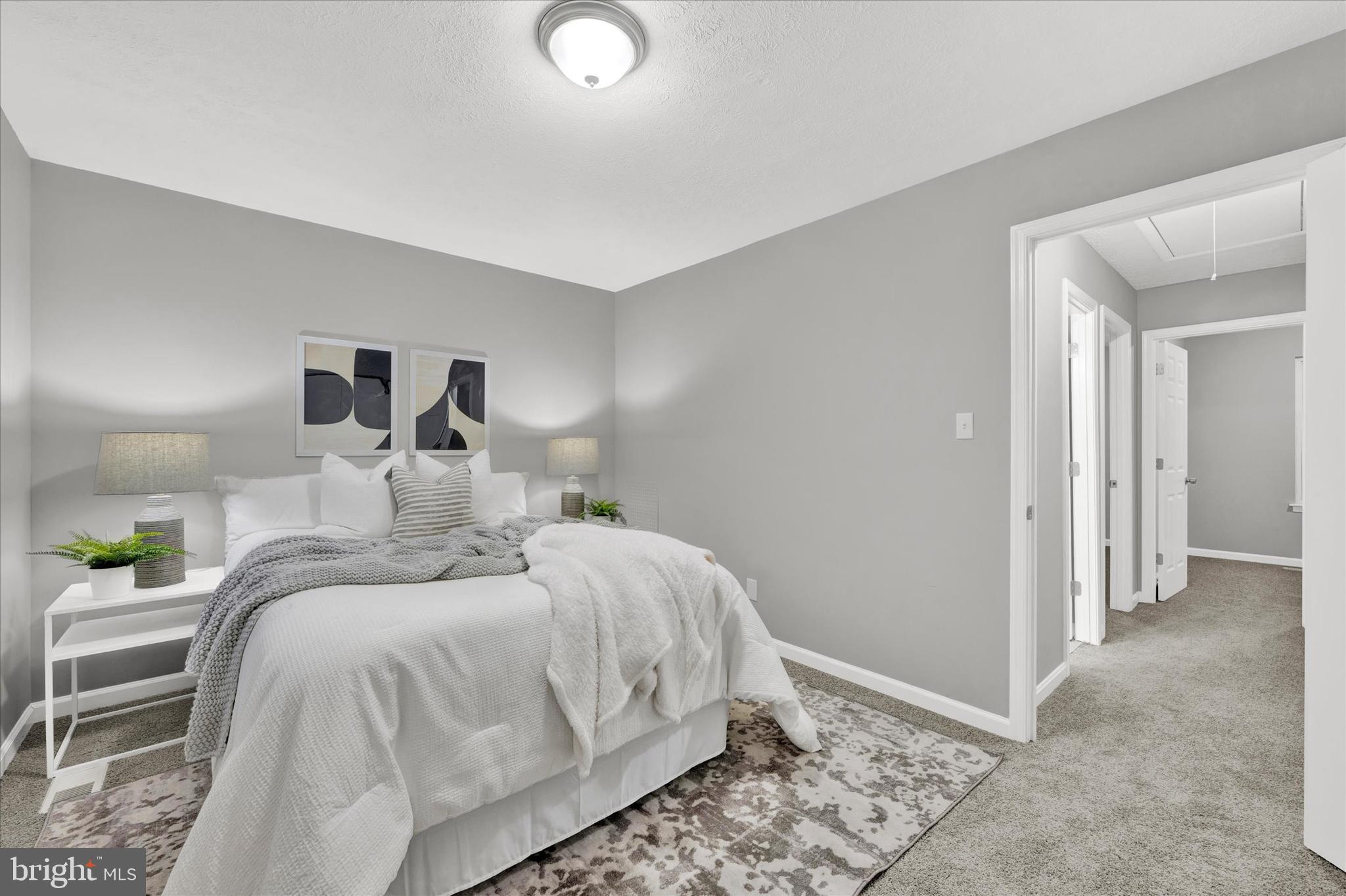 HARFORD SQUARE - Residential