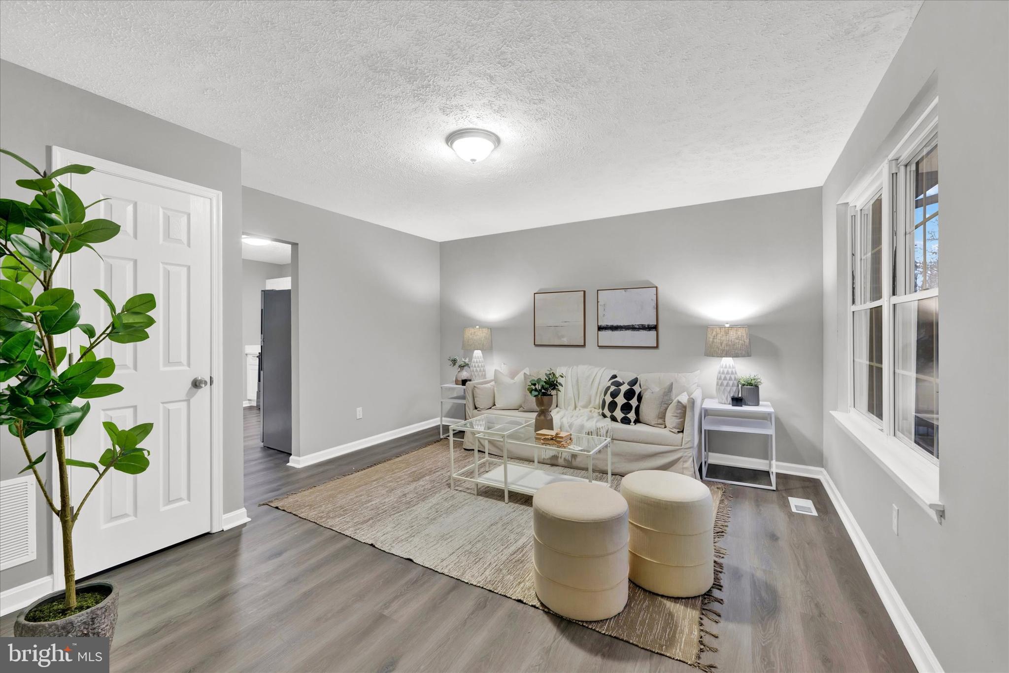 HARFORD SQUARE - Residential