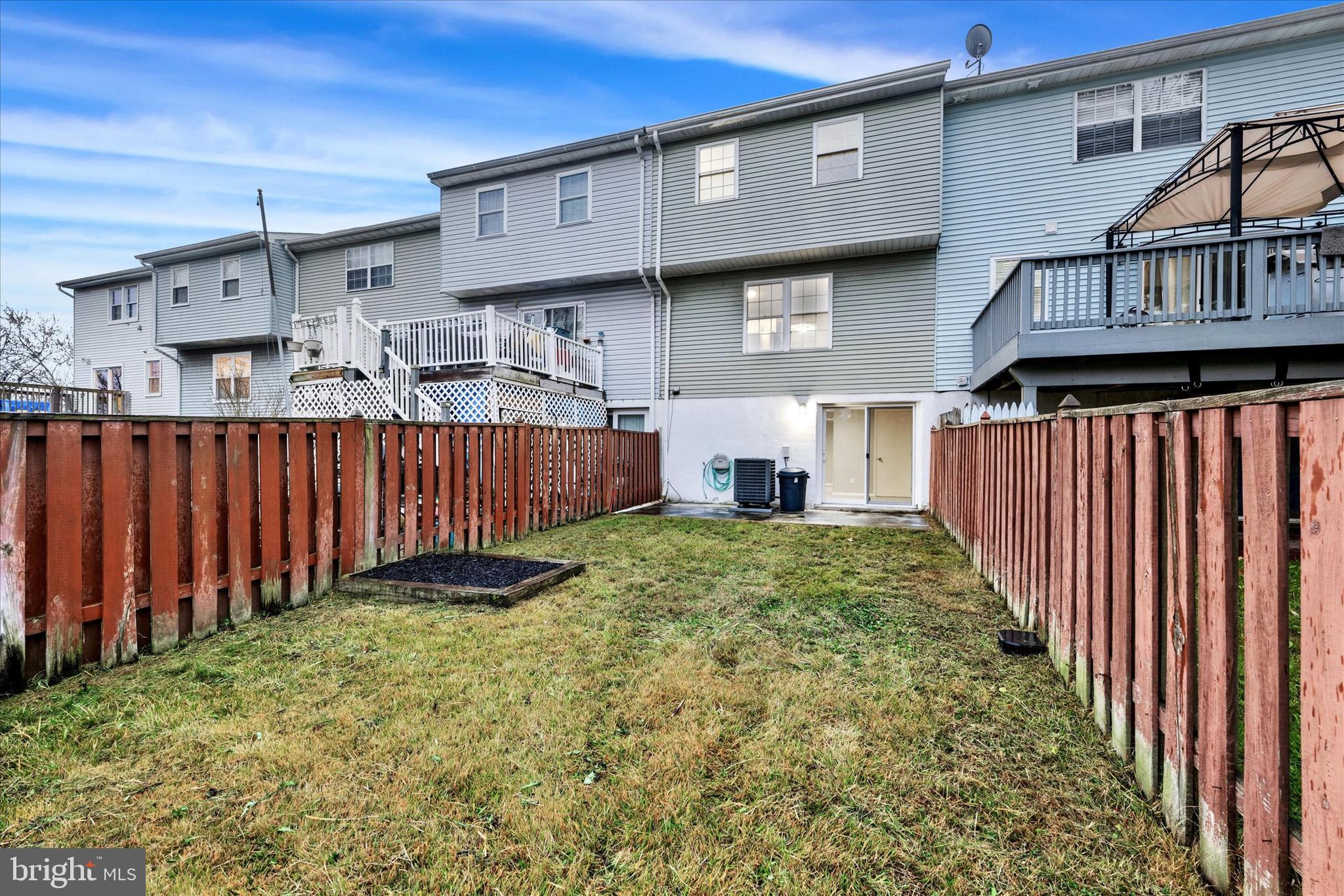 HARFORD SQUARE - Residential