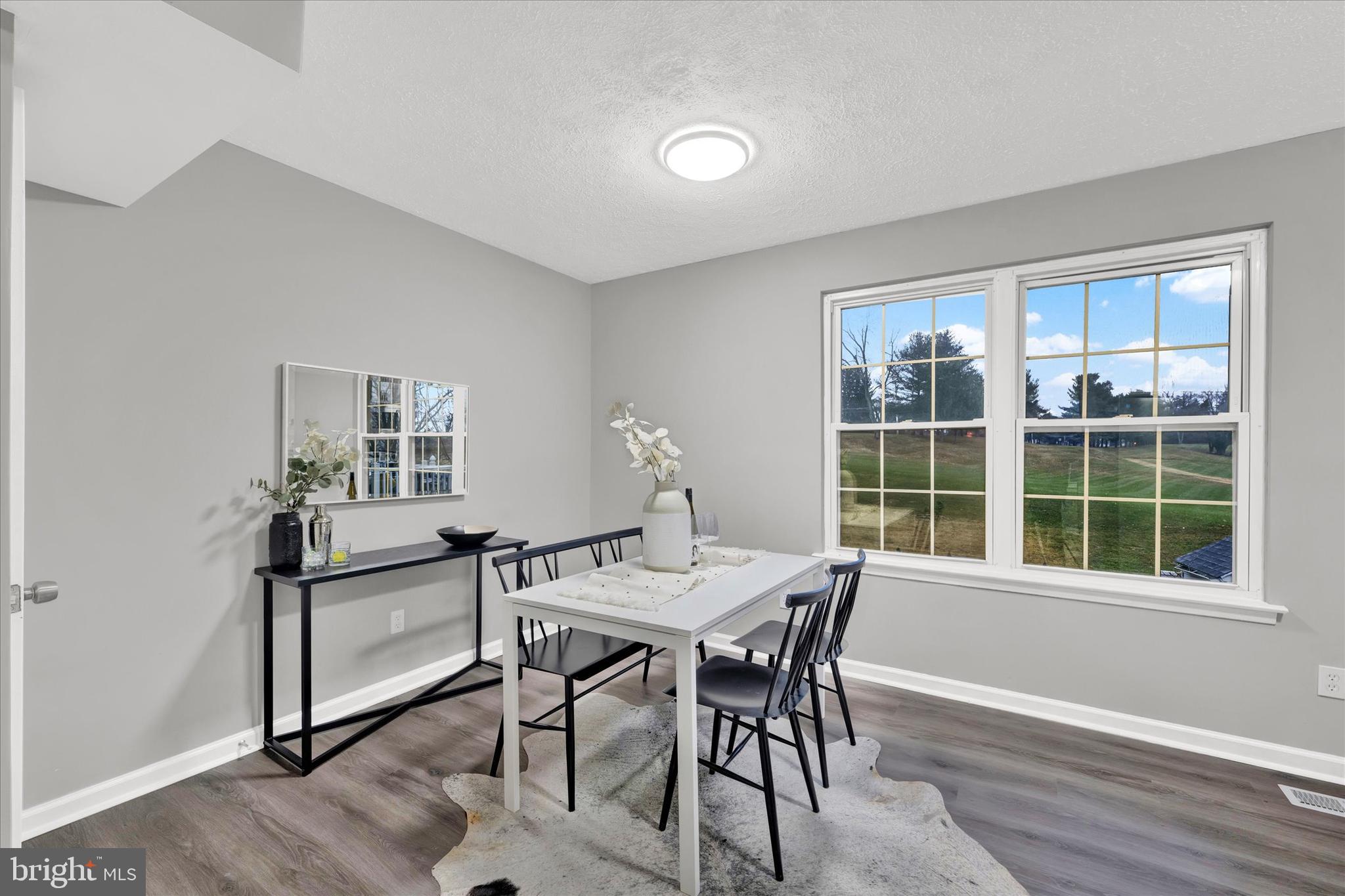 HARFORD SQUARE - Residential