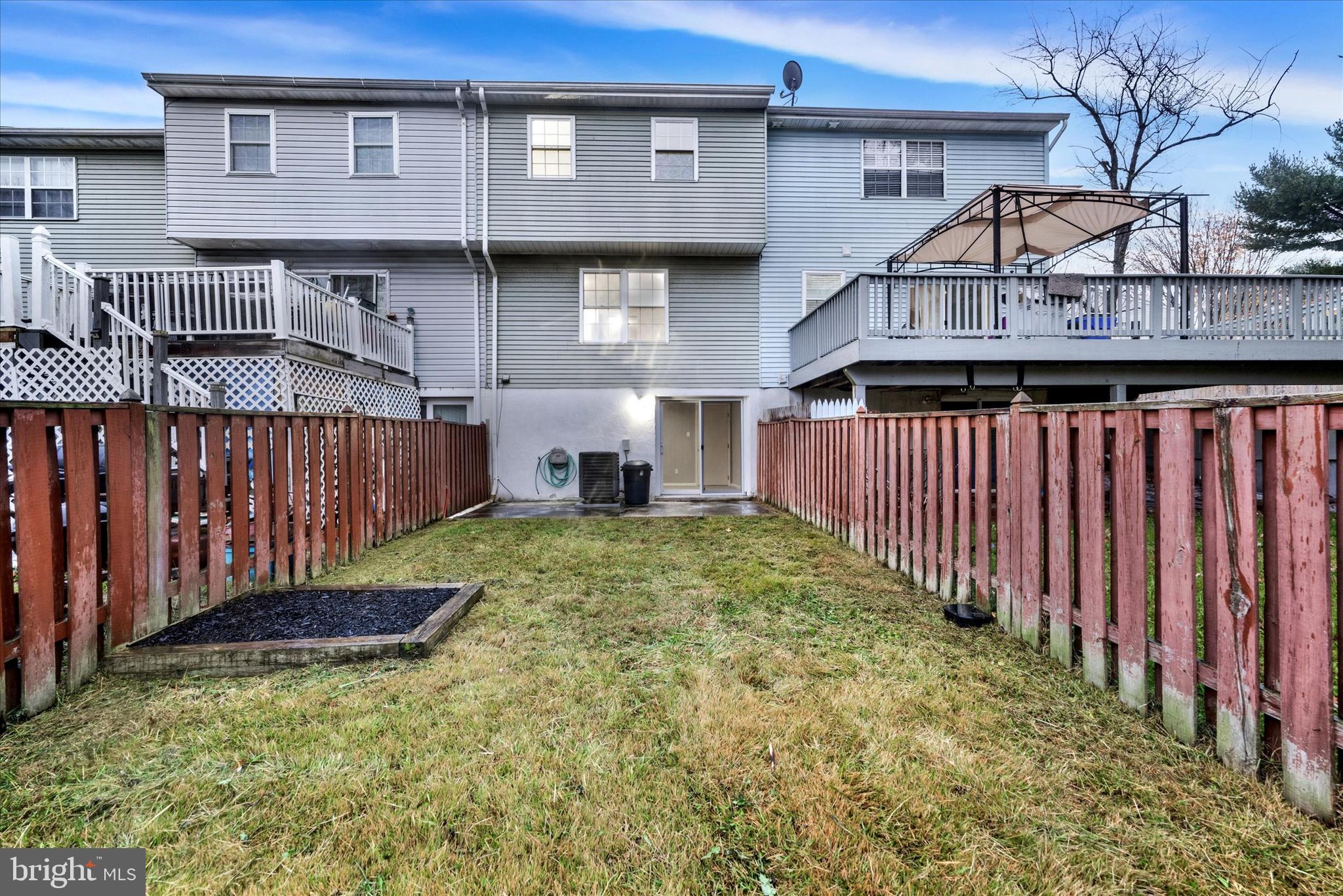 HARFORD SQUARE - Residential