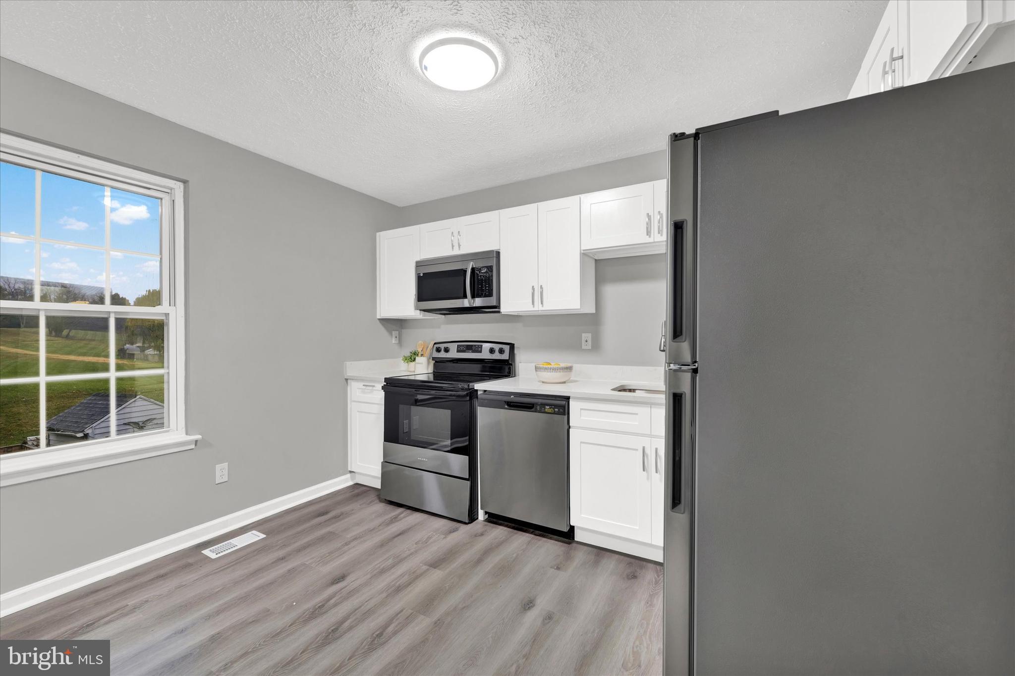 HARFORD SQUARE - Residential