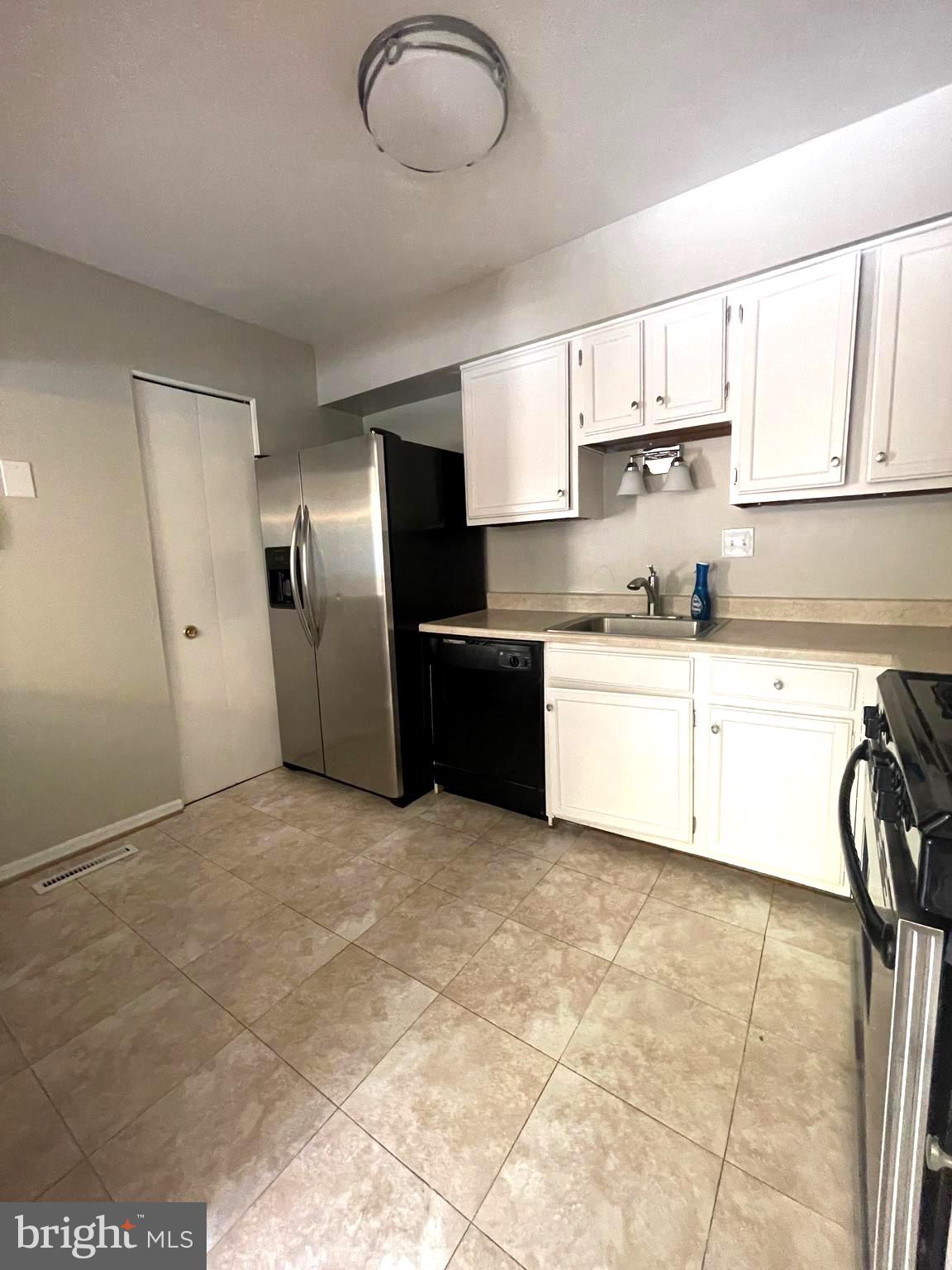 TWELVE TREES - Residential Lease