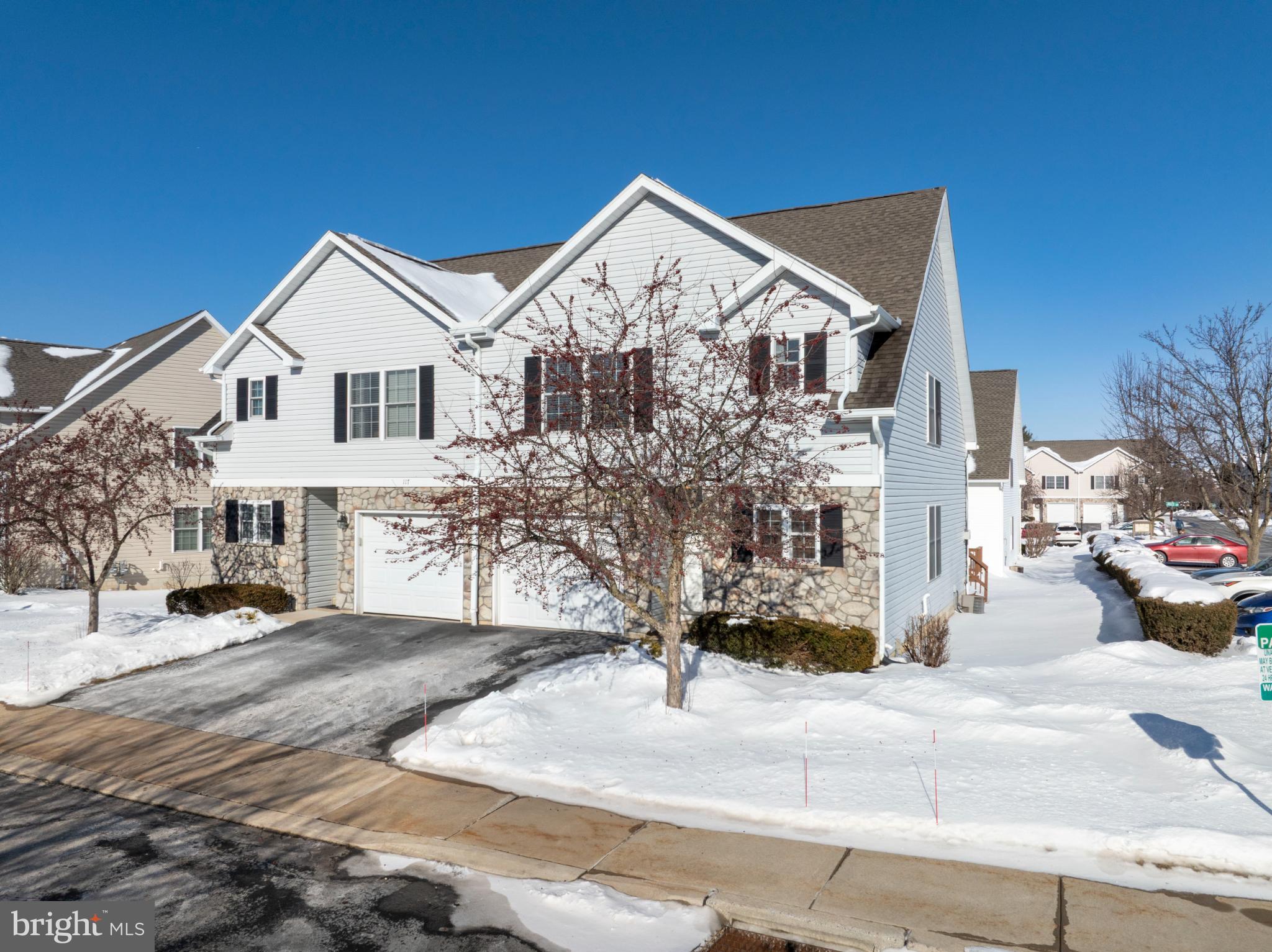 GOLDEN ORCHARDS - Residential