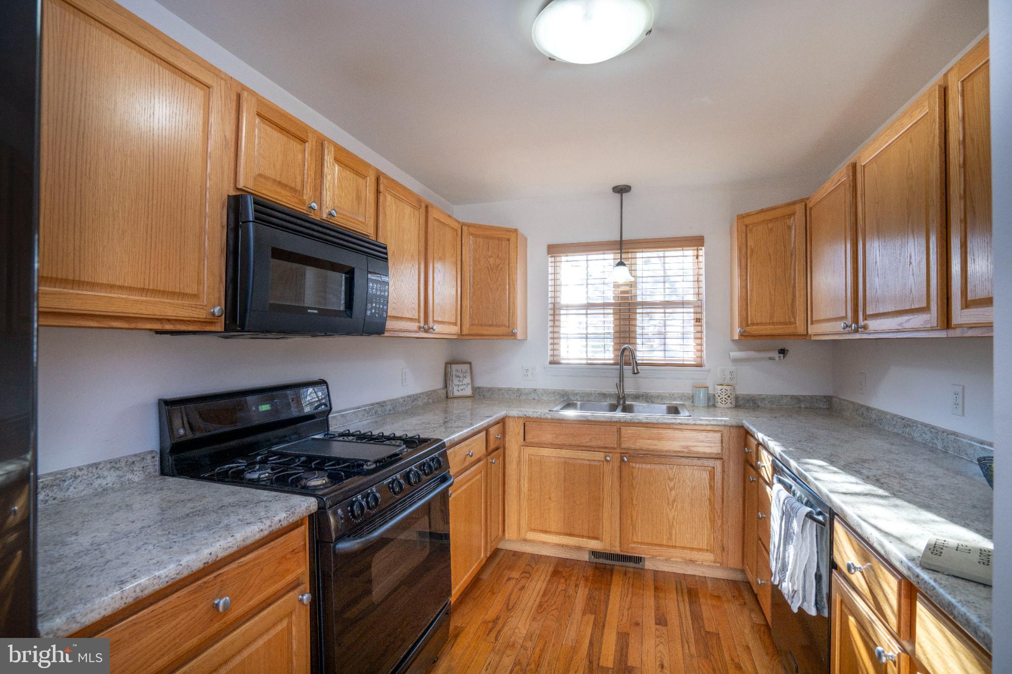 GOLDEN ORCHARDS - Residential