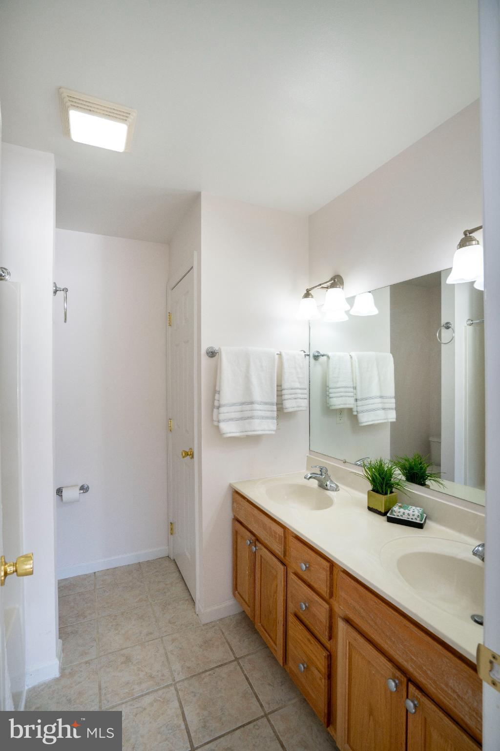 GOLDEN ORCHARDS - Residential