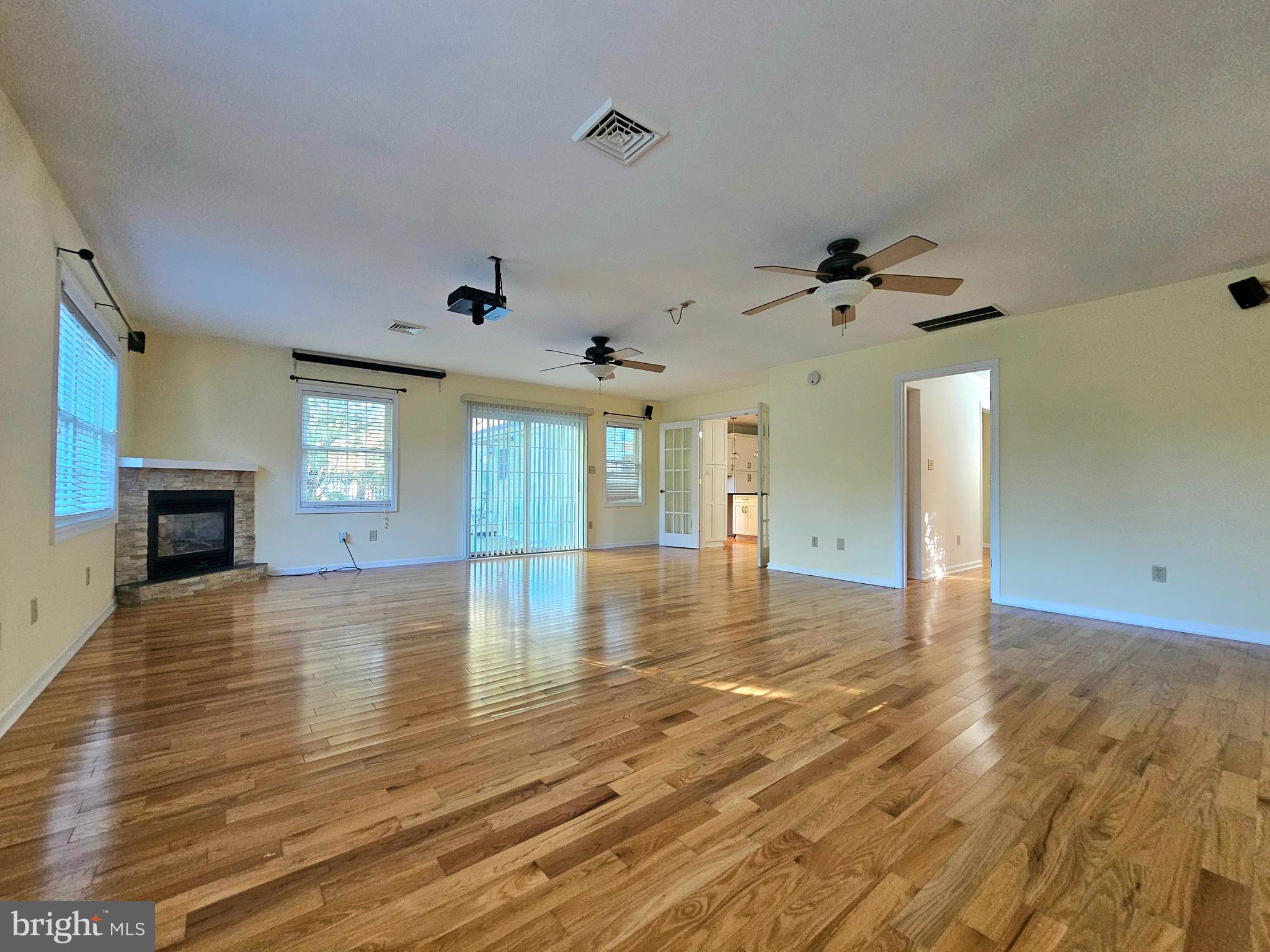 HUNTERS MILL - Residential