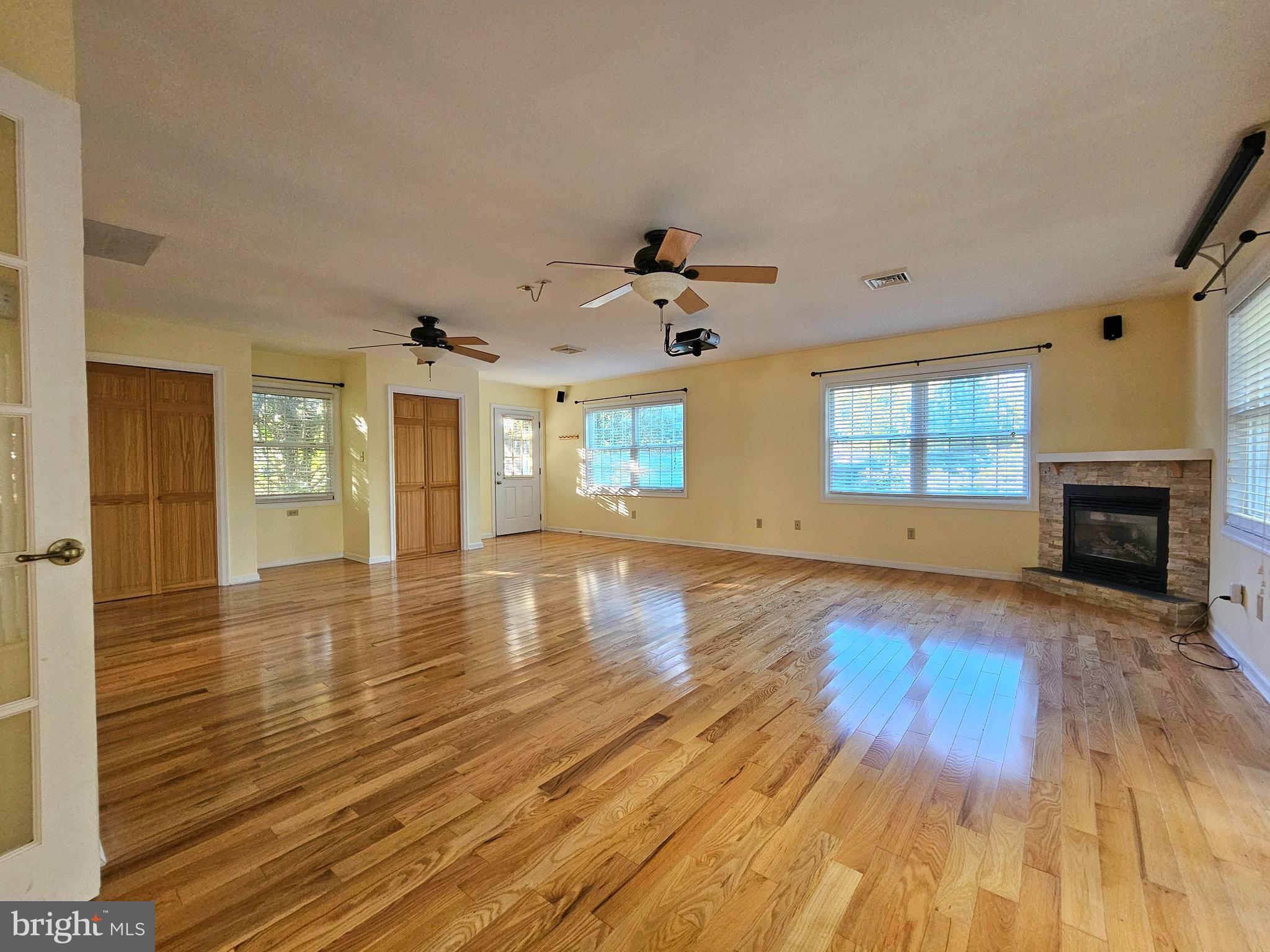 HUNTERS MILL - Residential