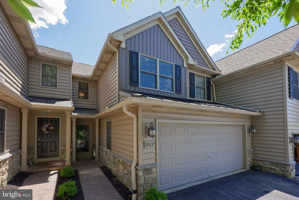 Photo of 253 Fieldcrest Lane, EPHRATA, PA 17522 (MLS # PALA2088684)
