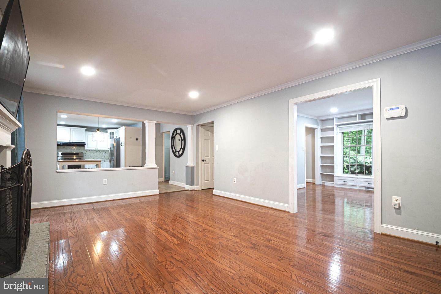 CHAPEL POINT WOODS - Residential