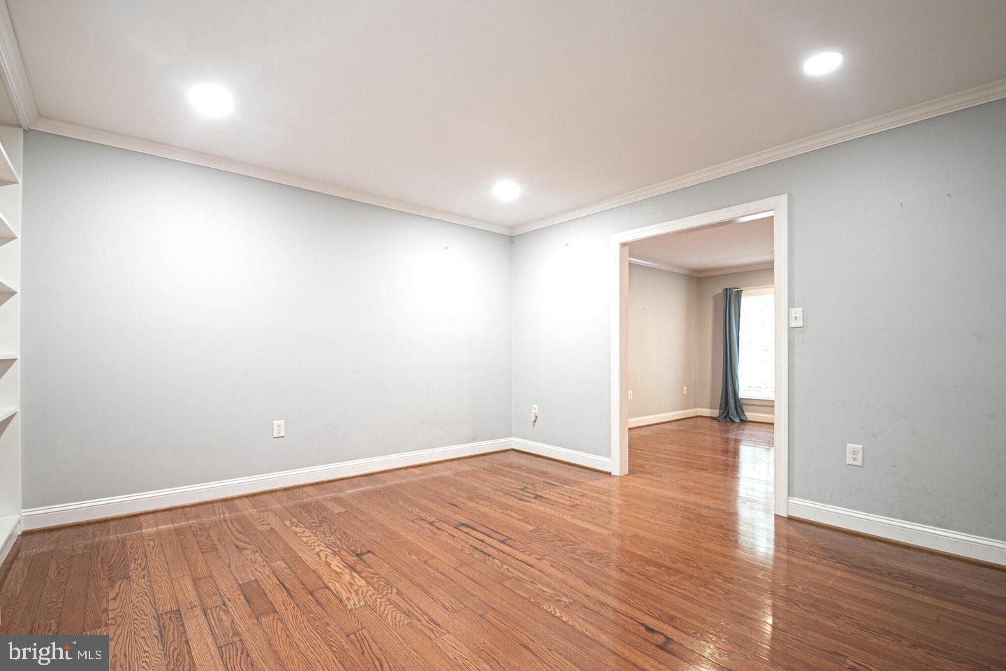 CHAPEL POINT WOODS - Residential