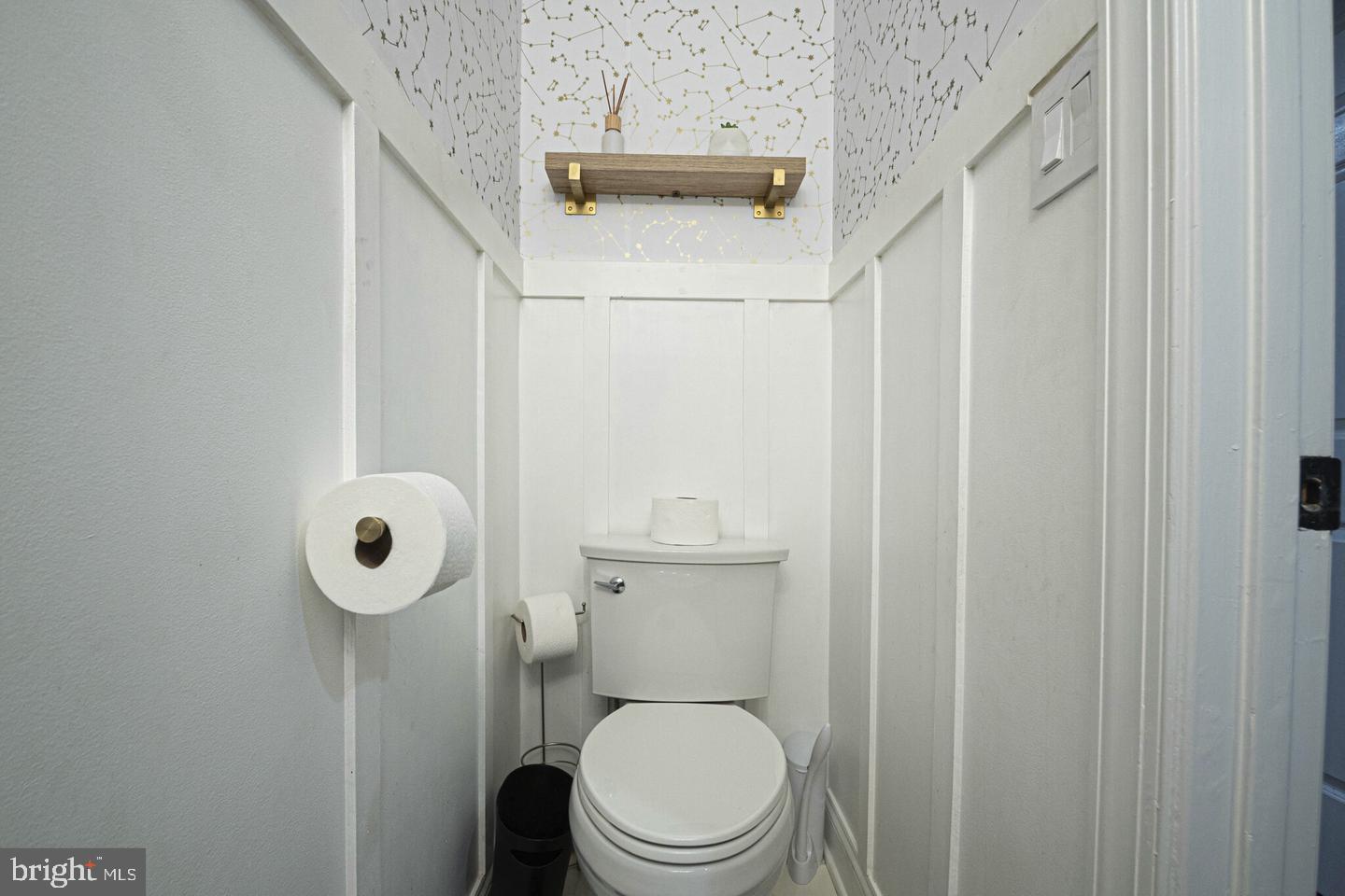 CHAPEL POINT WOODS - Residential