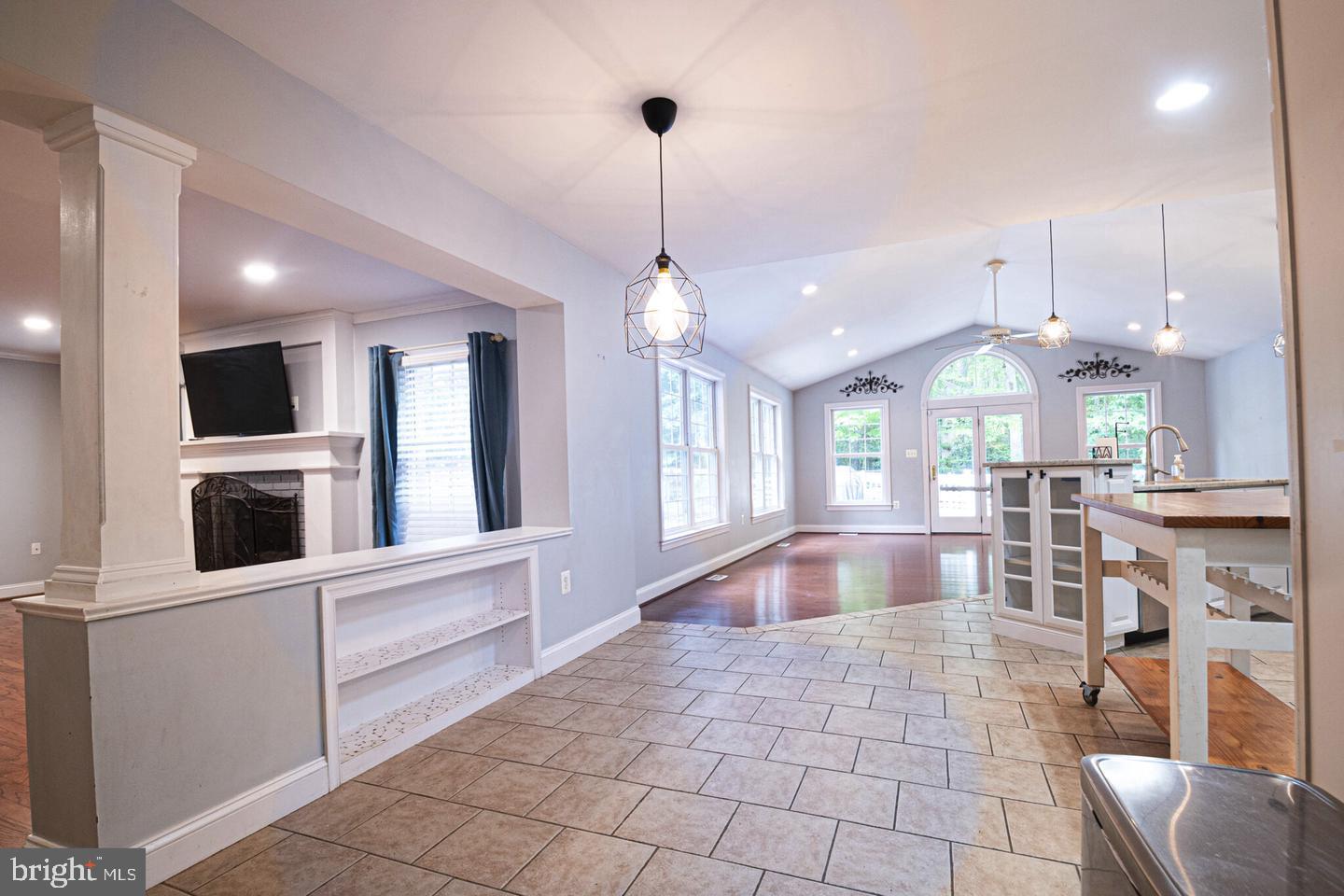 CHAPEL POINT WOODS - Residential