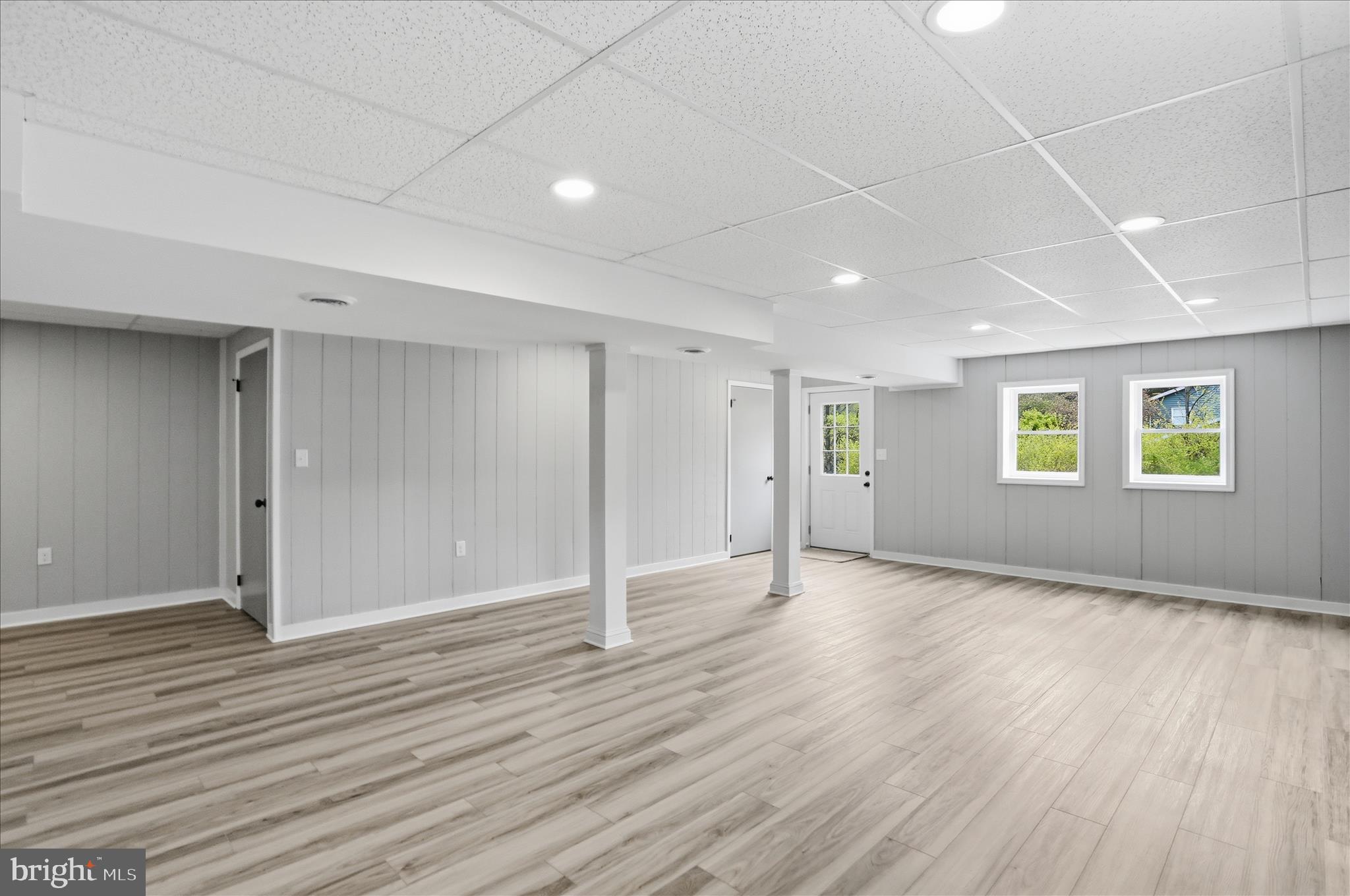 MEL-LON EAST - Residential