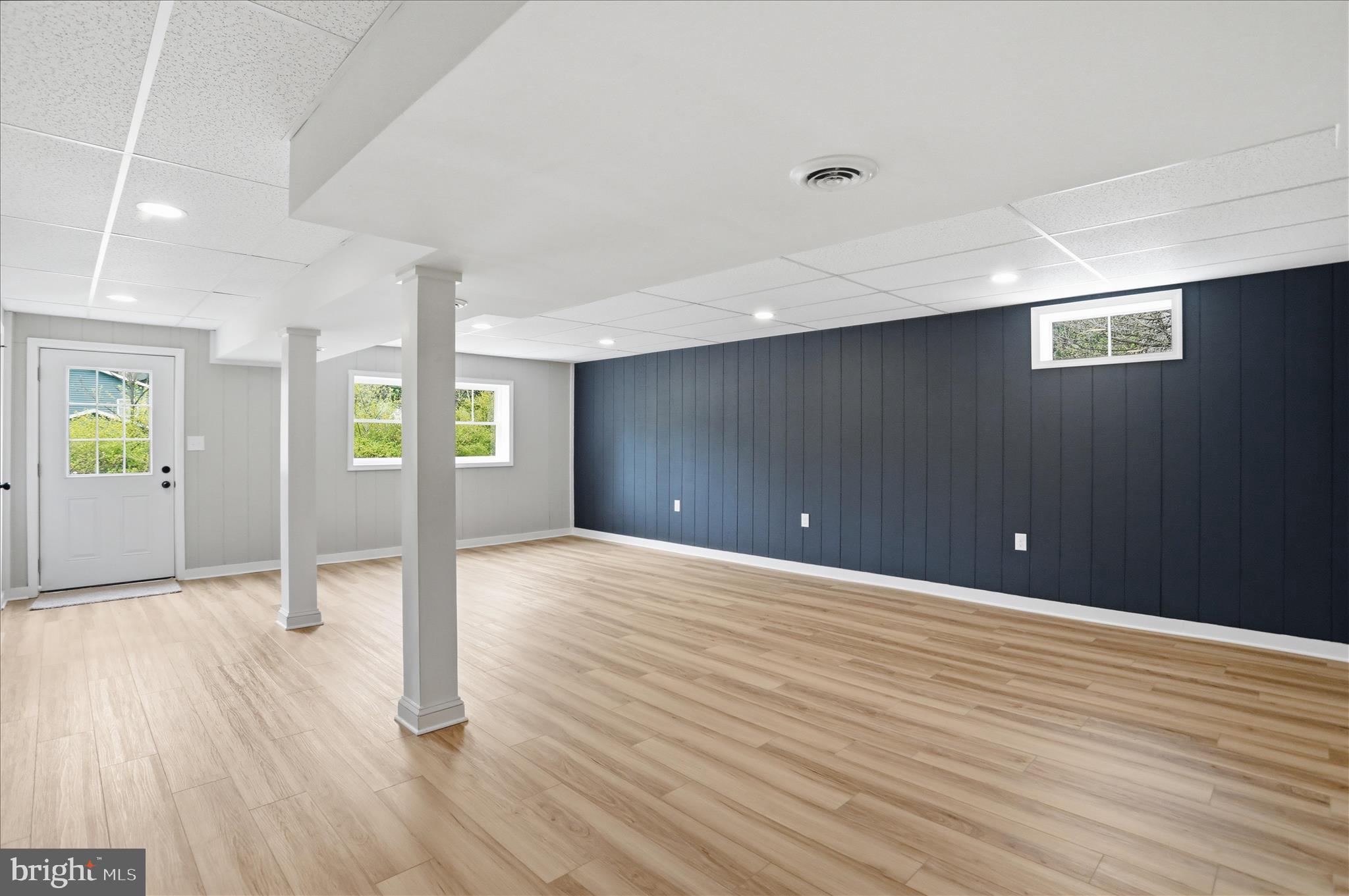 MEL-LON EAST - Residential