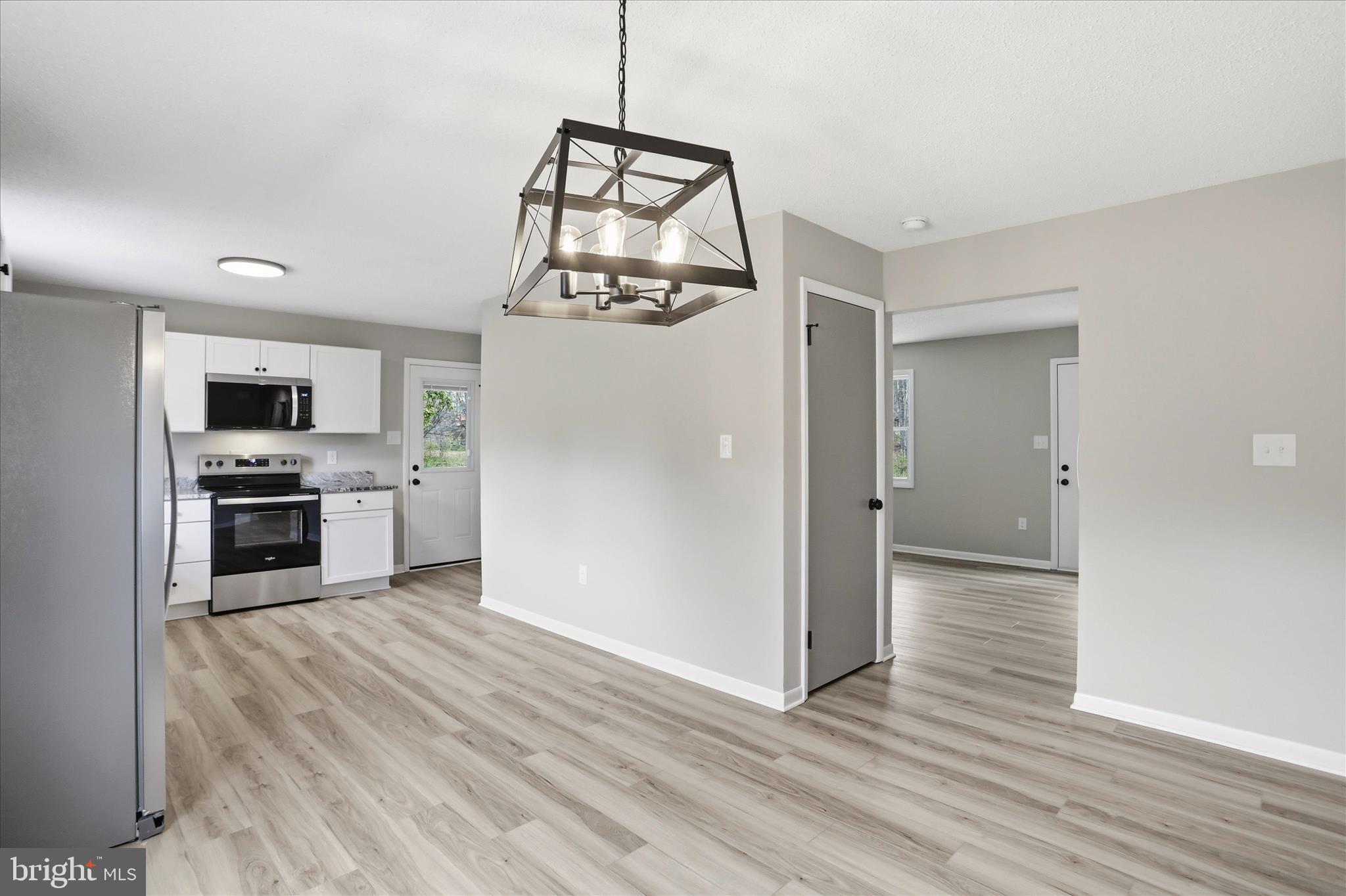 MEL-LON EAST - Residential