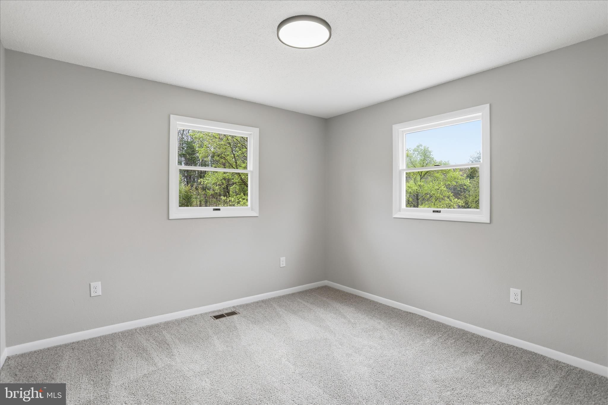 MEL-LON EAST - Residential