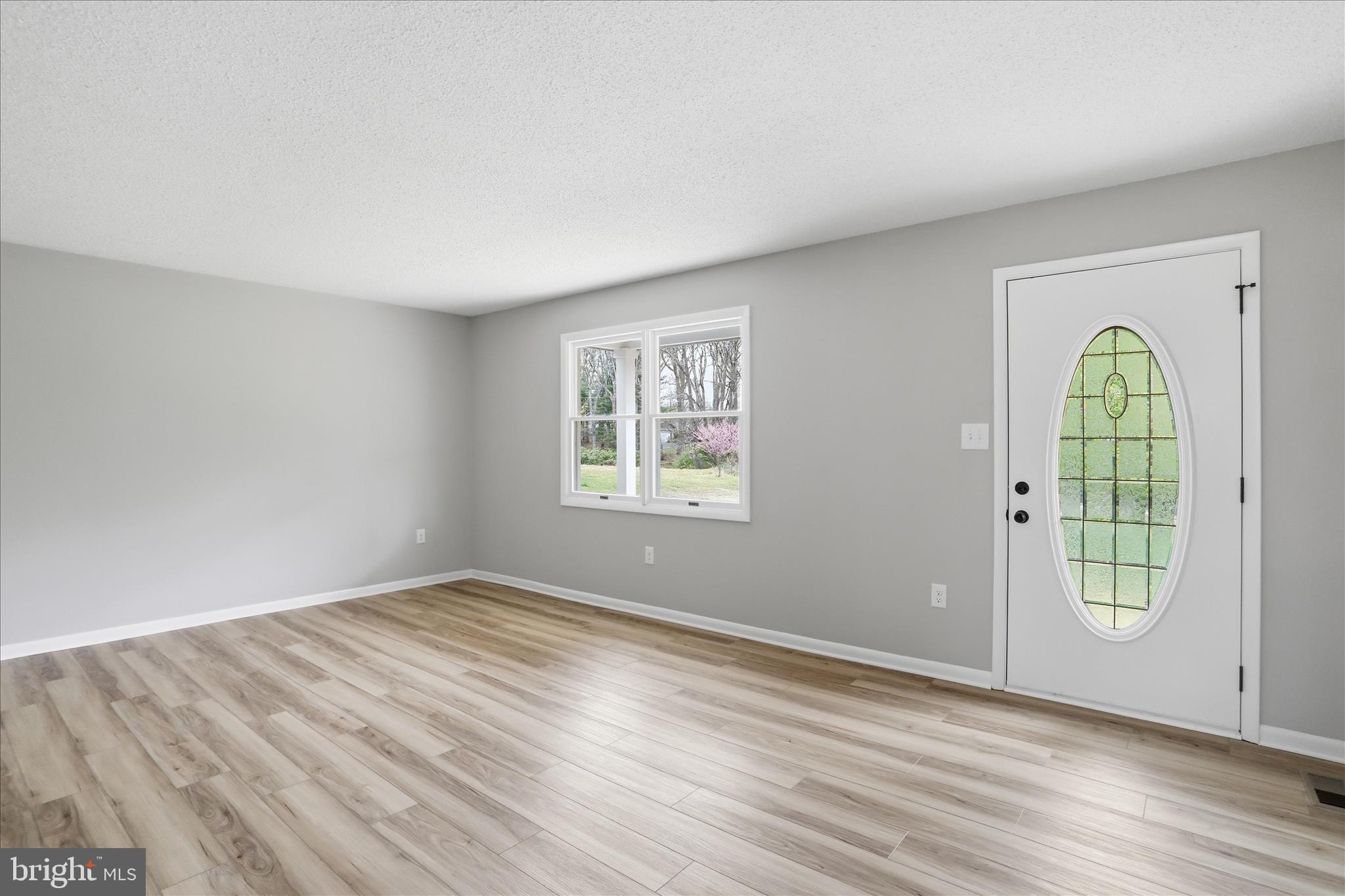 MEL-LON EAST - Residential