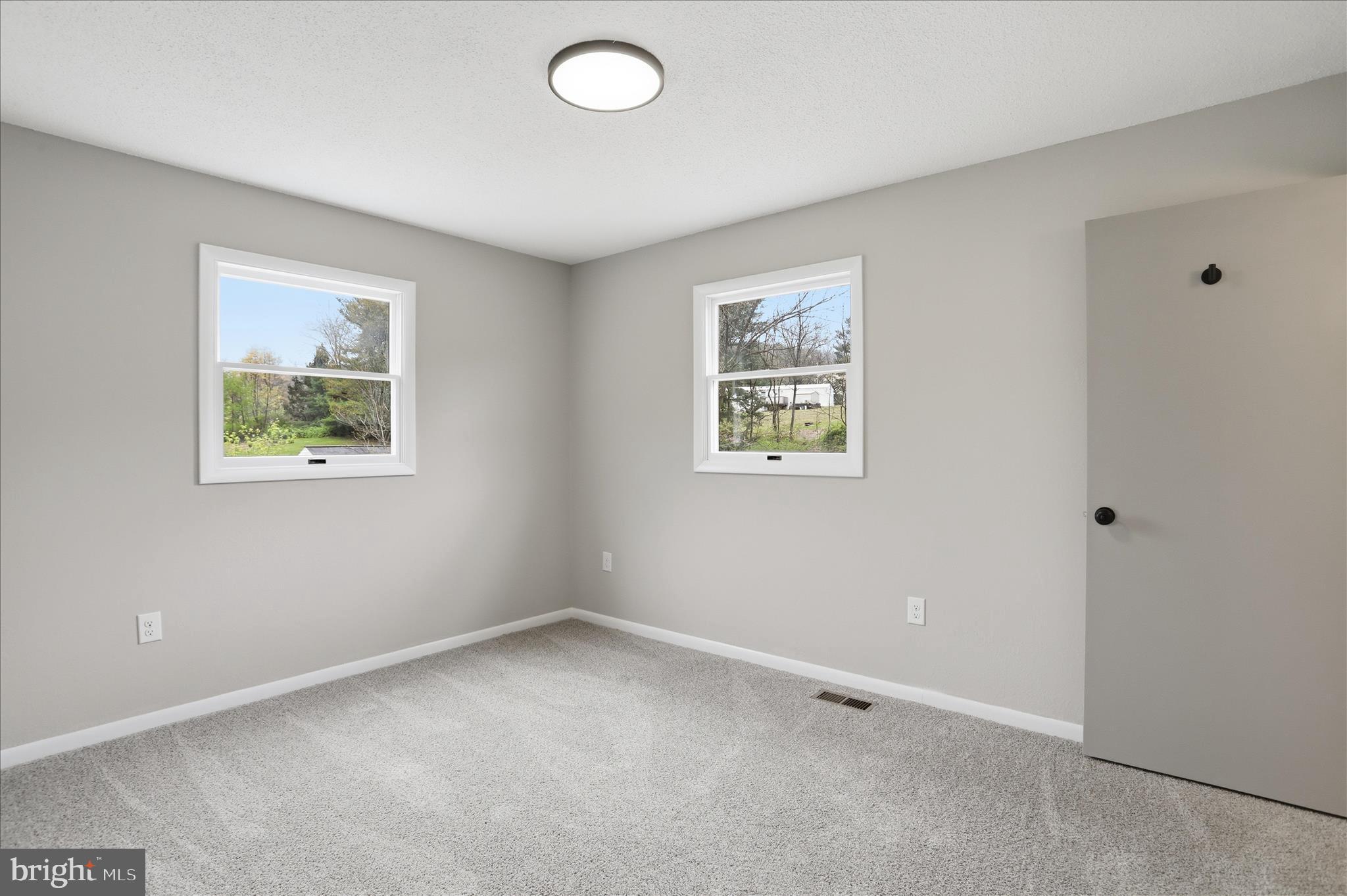 MEL-LON EAST - Residential