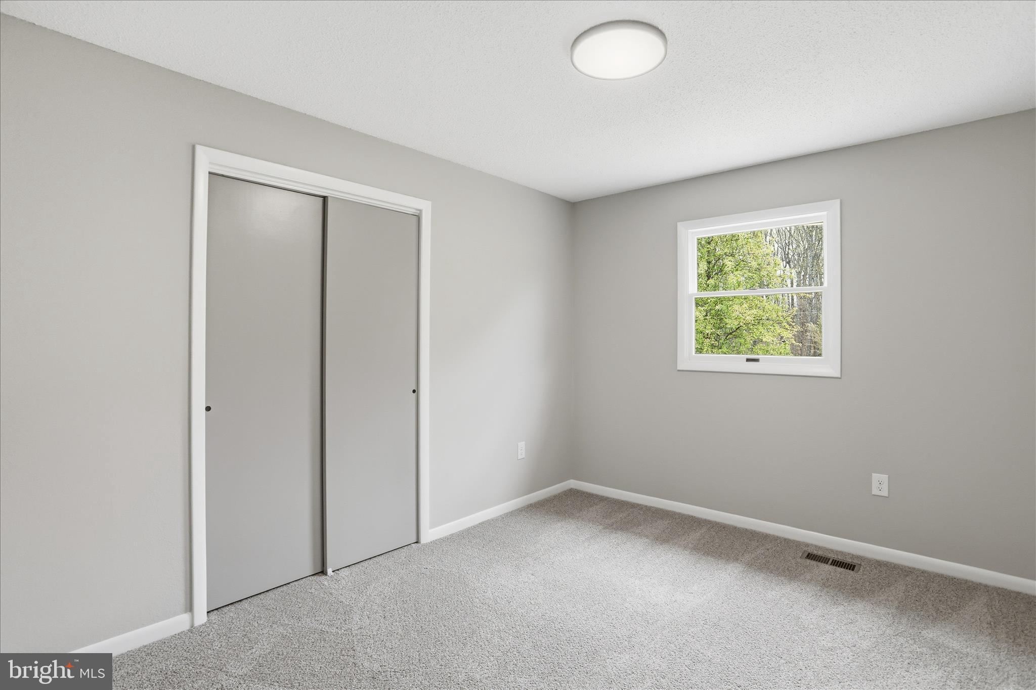 MEL-LON EAST - Residential