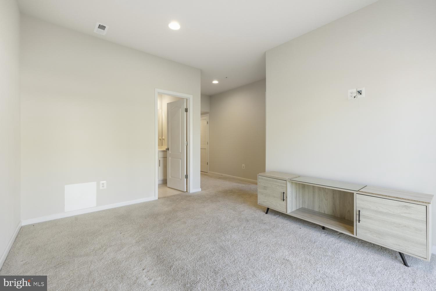 1042 HIGHPOINT TRL