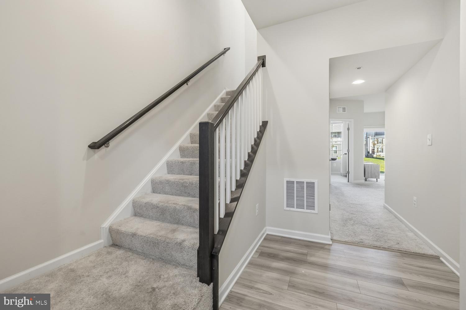 1042 HIGHPOINT TRL