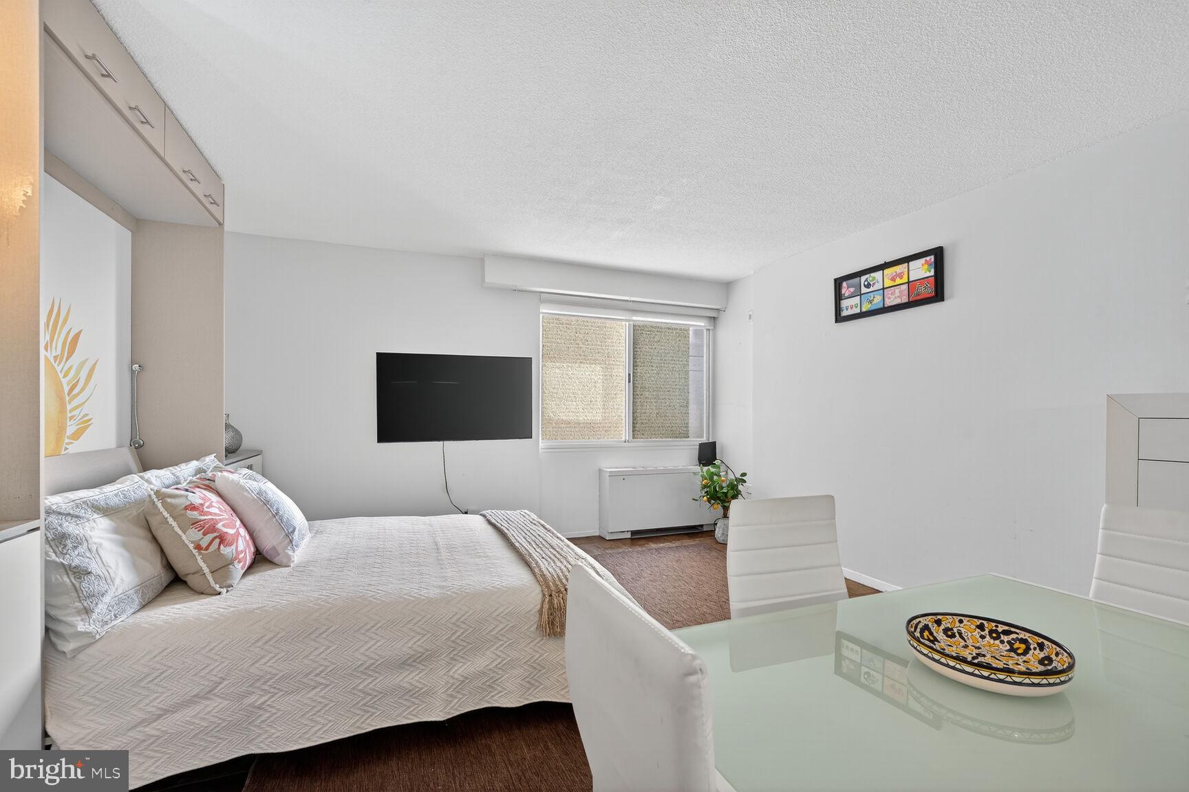 4515 WILLARD AVENUE 2105S