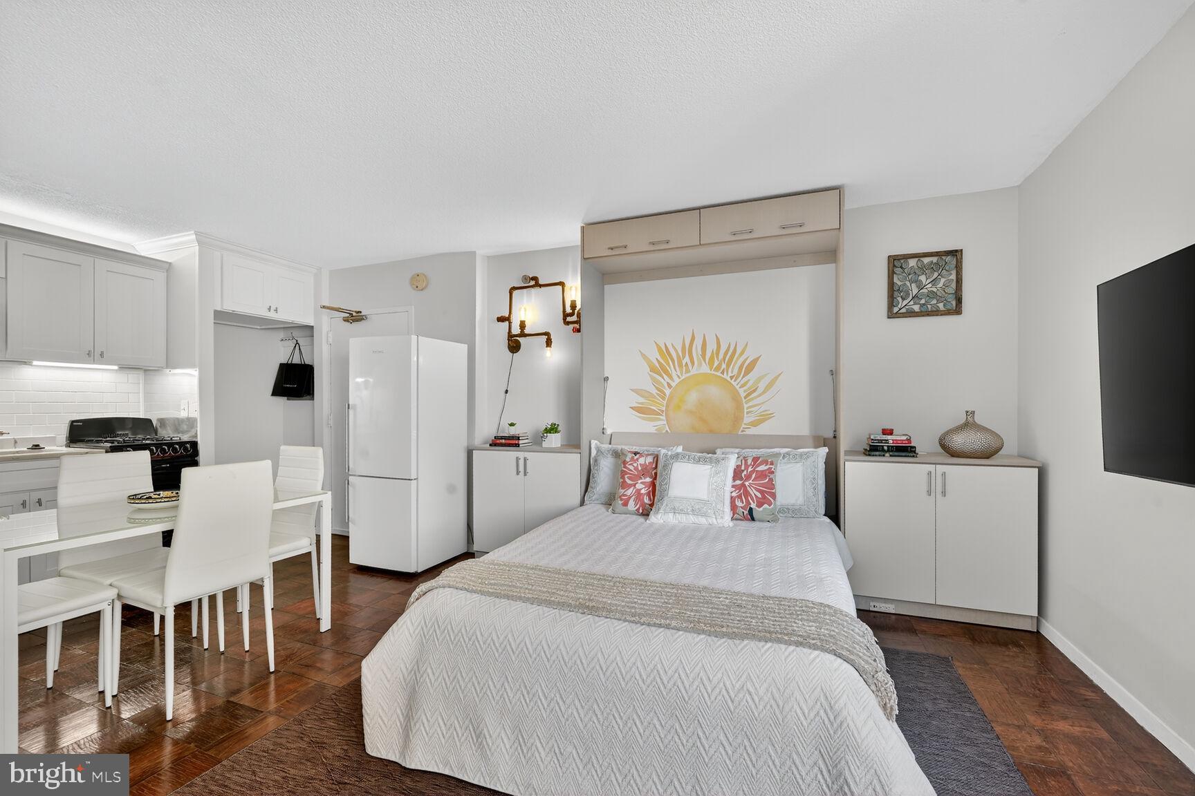 4515 WILLARD AVENUE 2105S